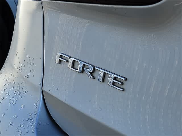 Thumbnail: 2017 Kia Forte - 6