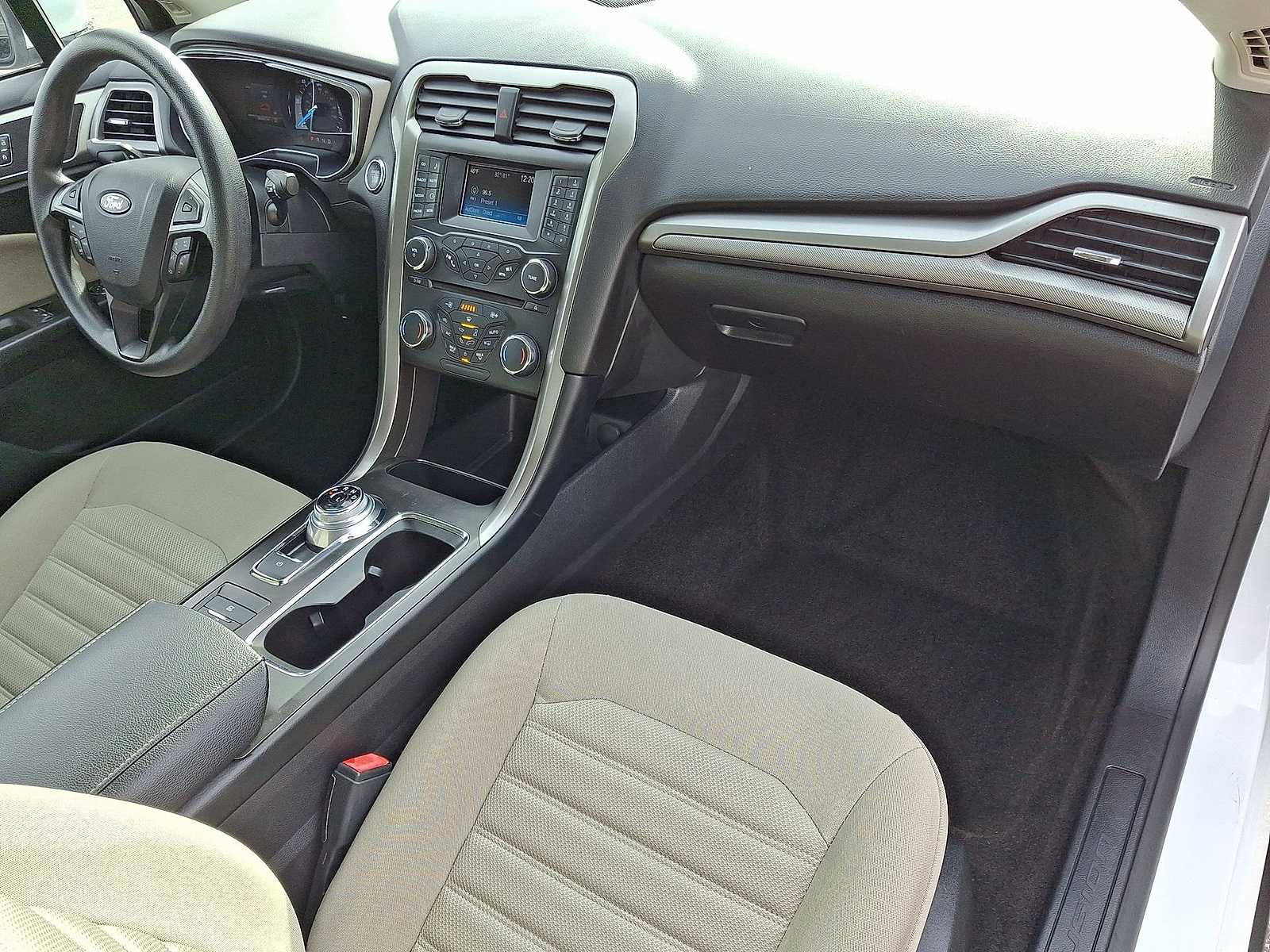 Thumbnail: 2018 Ford Fusion - 32