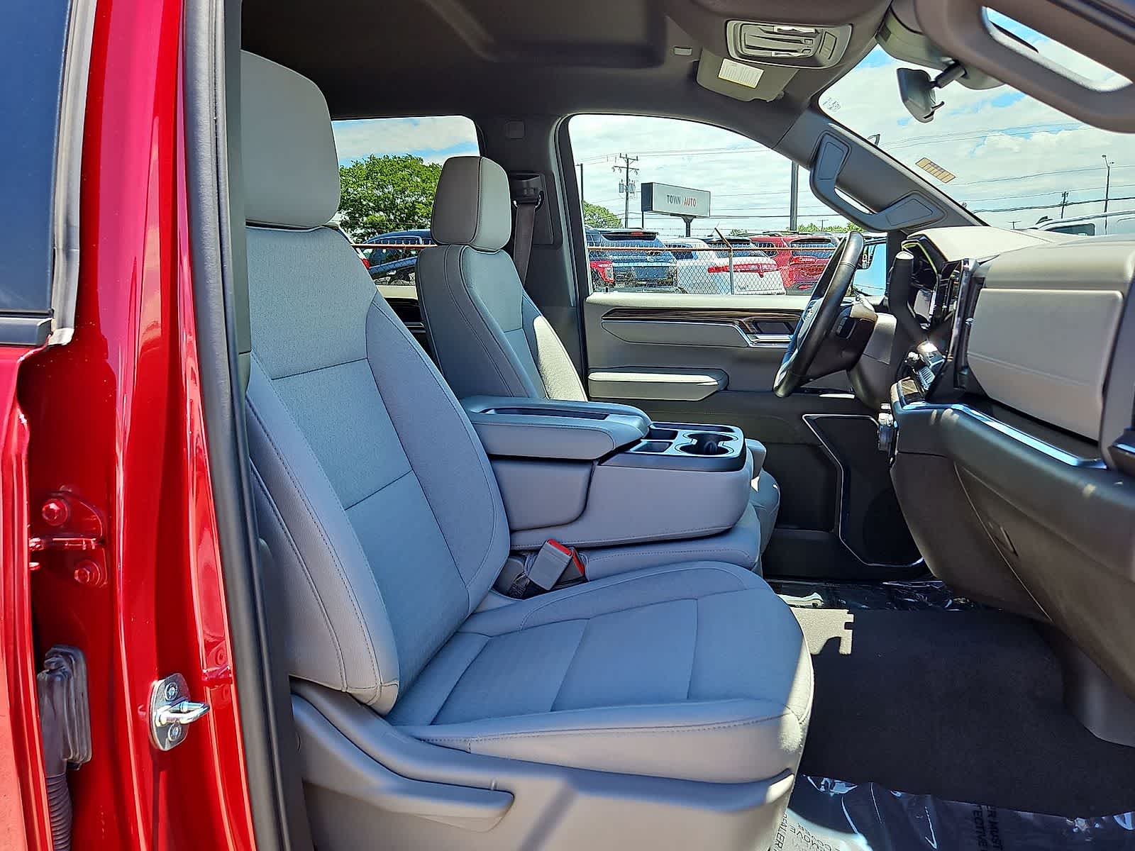 Thumbnail: 2023 Chevrolet Silverado 1500 - 32