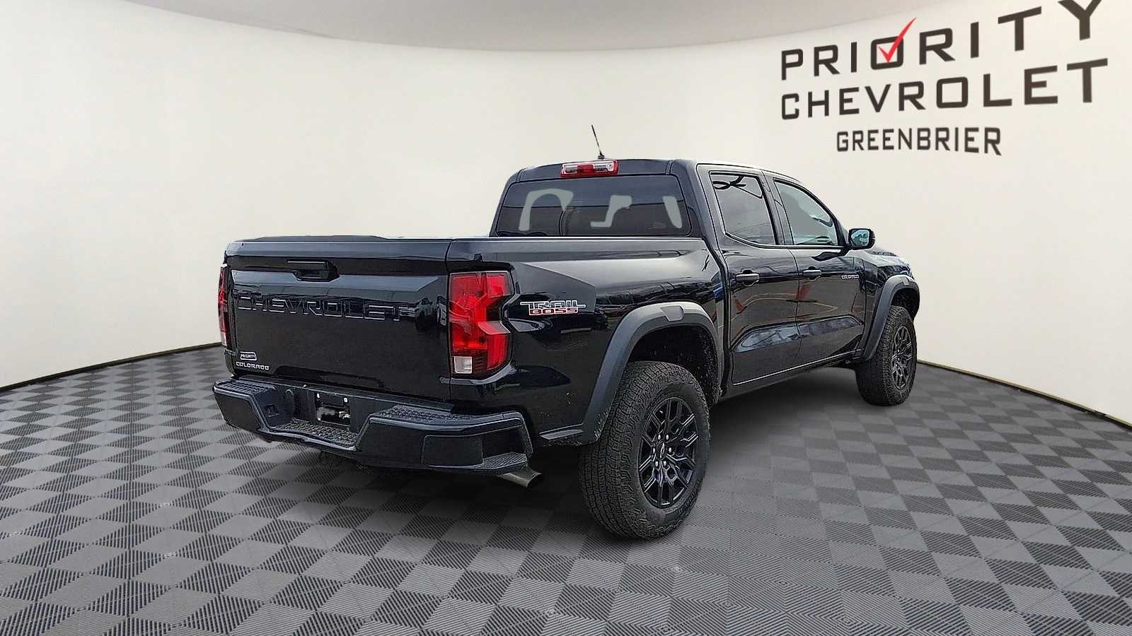 Thumbnail: 2024 Chevrolet Colorado - 8