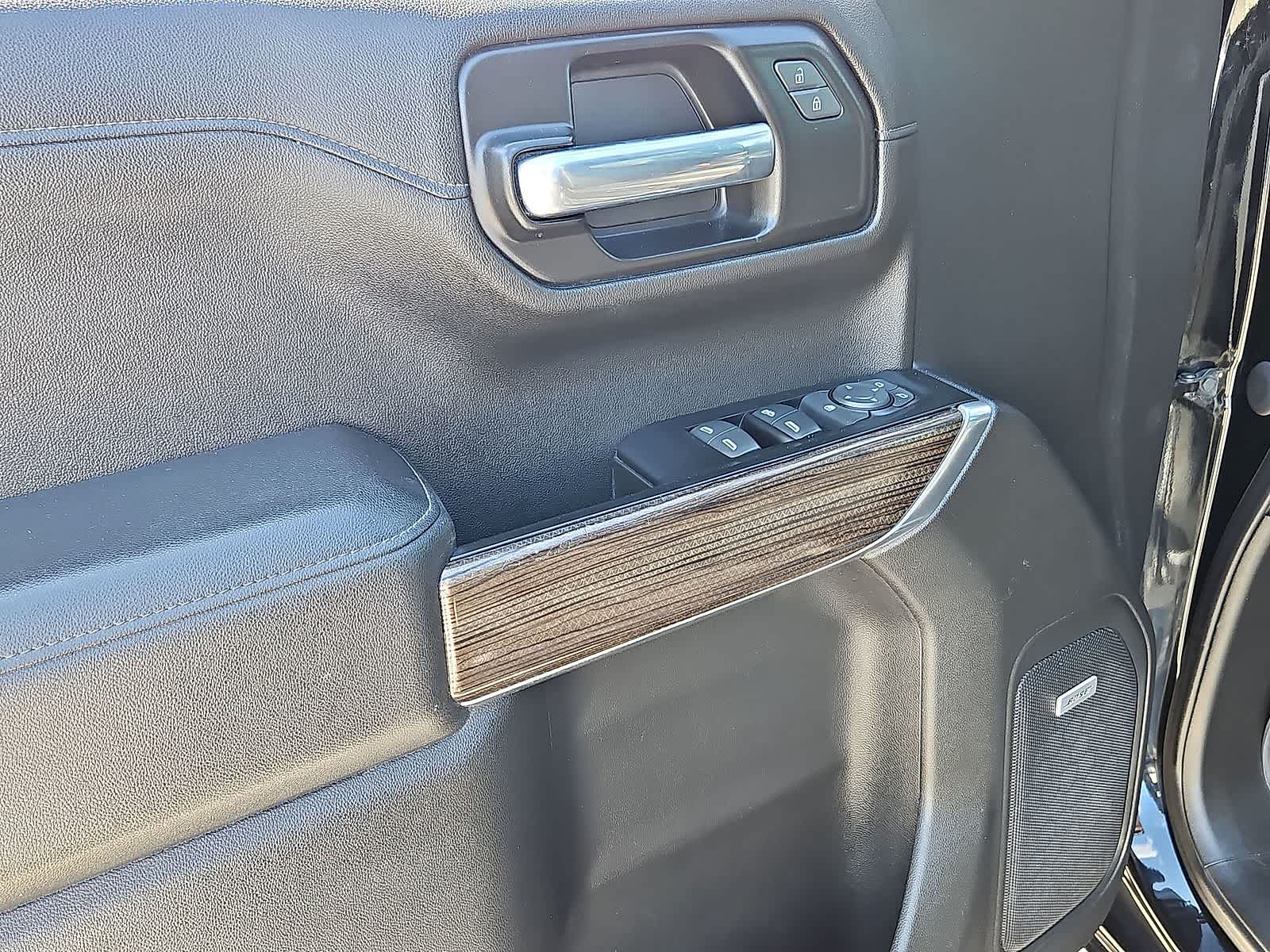 Thumbnail: 2020 Chevrolet Silverado 1500 - 29