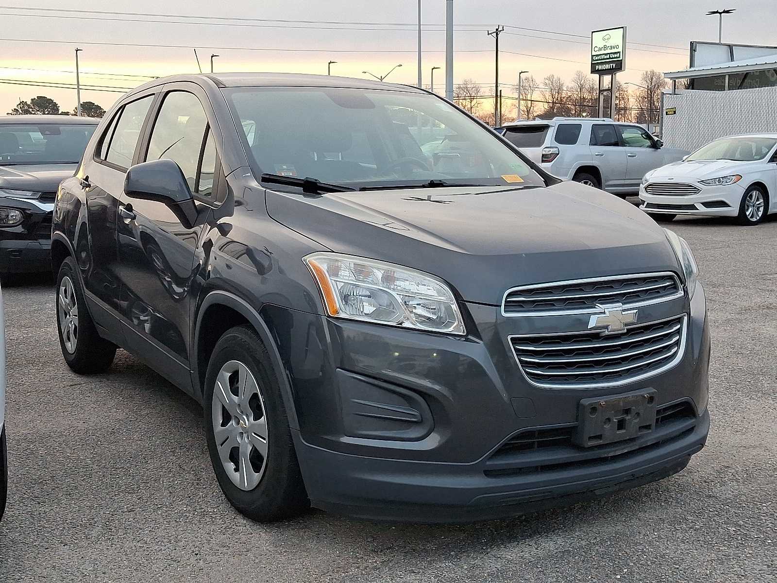 Thumbnail: 2016 Chevrolet Trax - 2