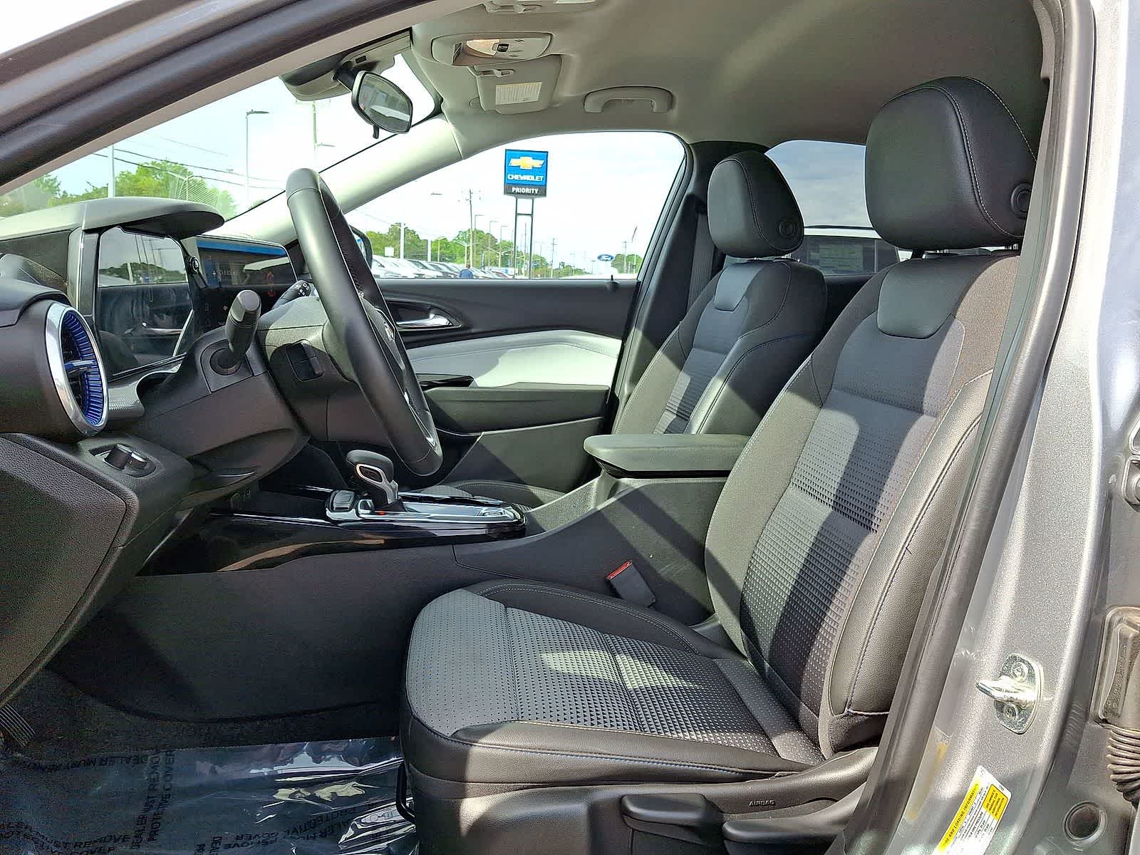 Thumbnail: 2024 Chevrolet Trax - 24