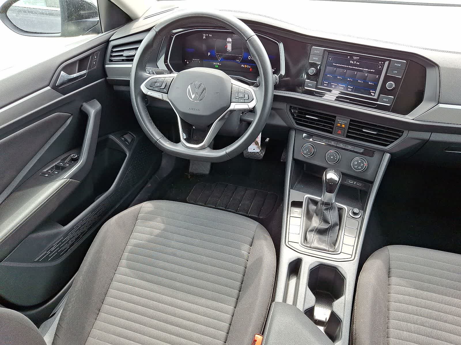 Thumbnail: 2024 Volkswagen Jetta - 10