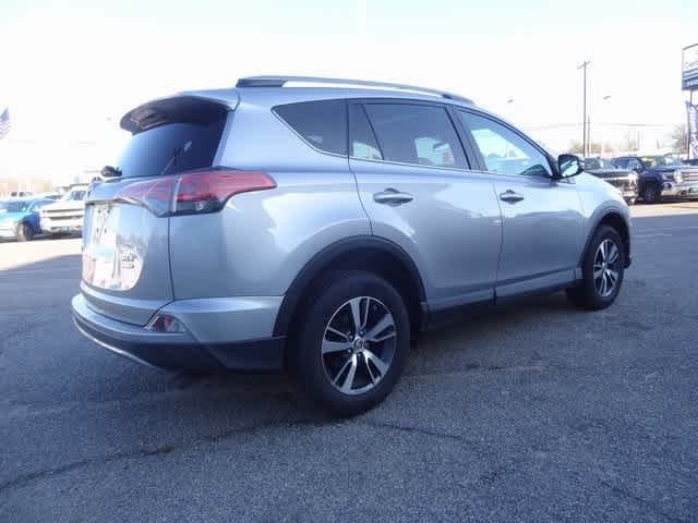 Thumbnail: 2017 Toyota RAV4 - 6