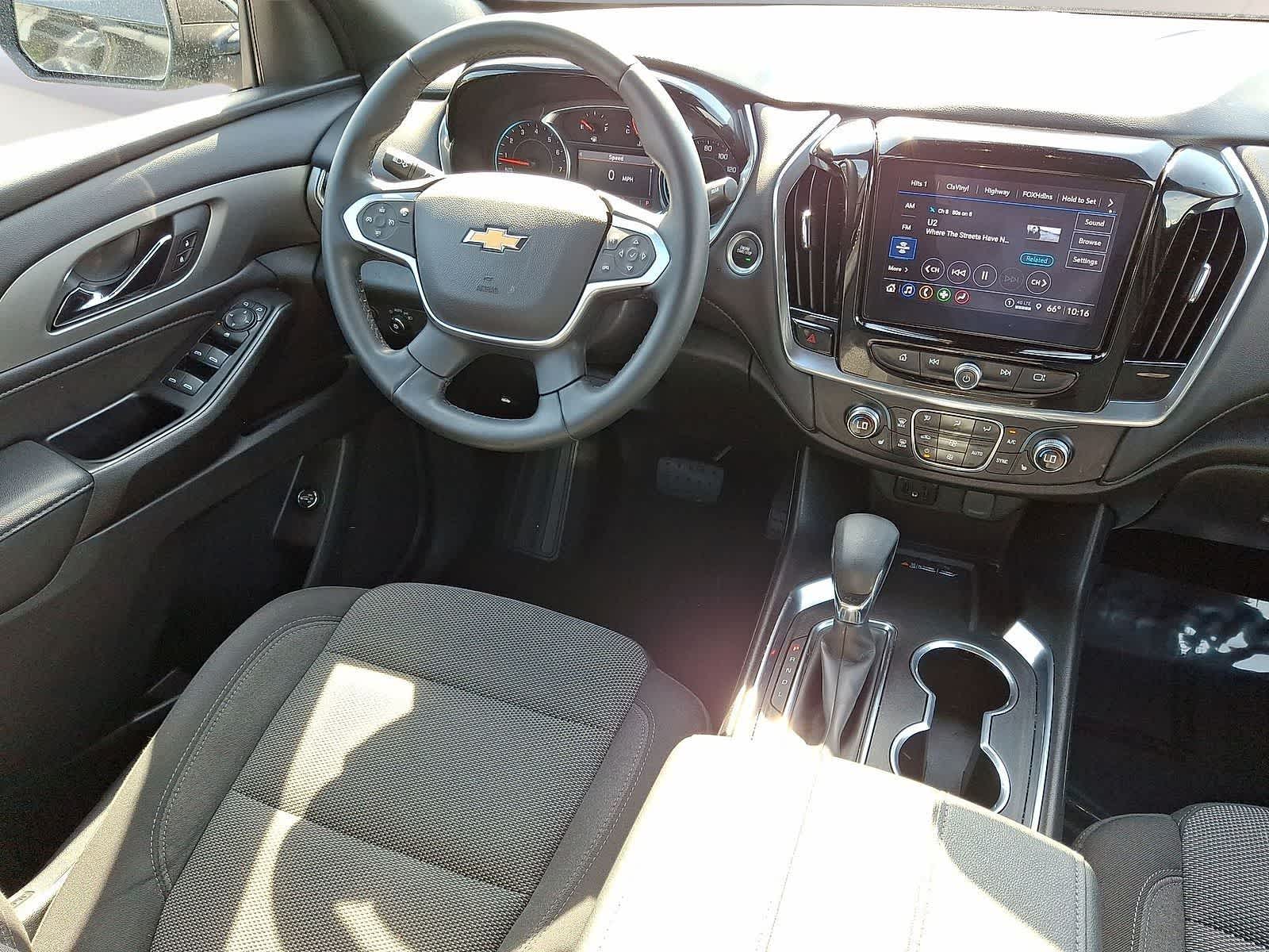 Thumbnail: 2023 Chevrolet Traverse - 9