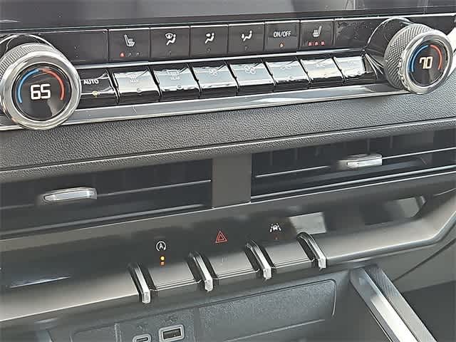 Thumbnail: 2025 Chevrolet Colorado - 10