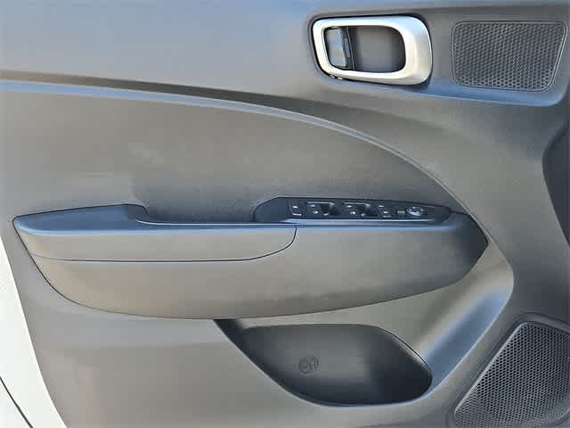 Thumbnail: 2021 Hyundai Venue - 25