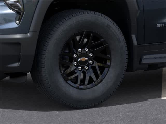 Thumbnail: 2026 Chevrolet Silverado EV - 9
