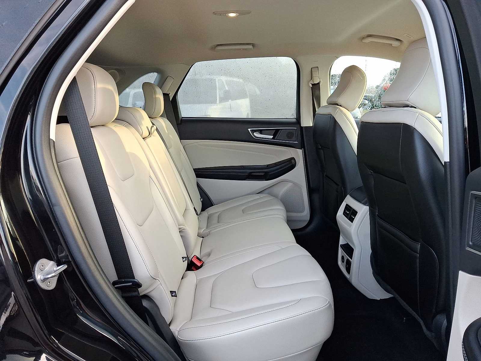 Thumbnail: 2022 Ford Edge - 31