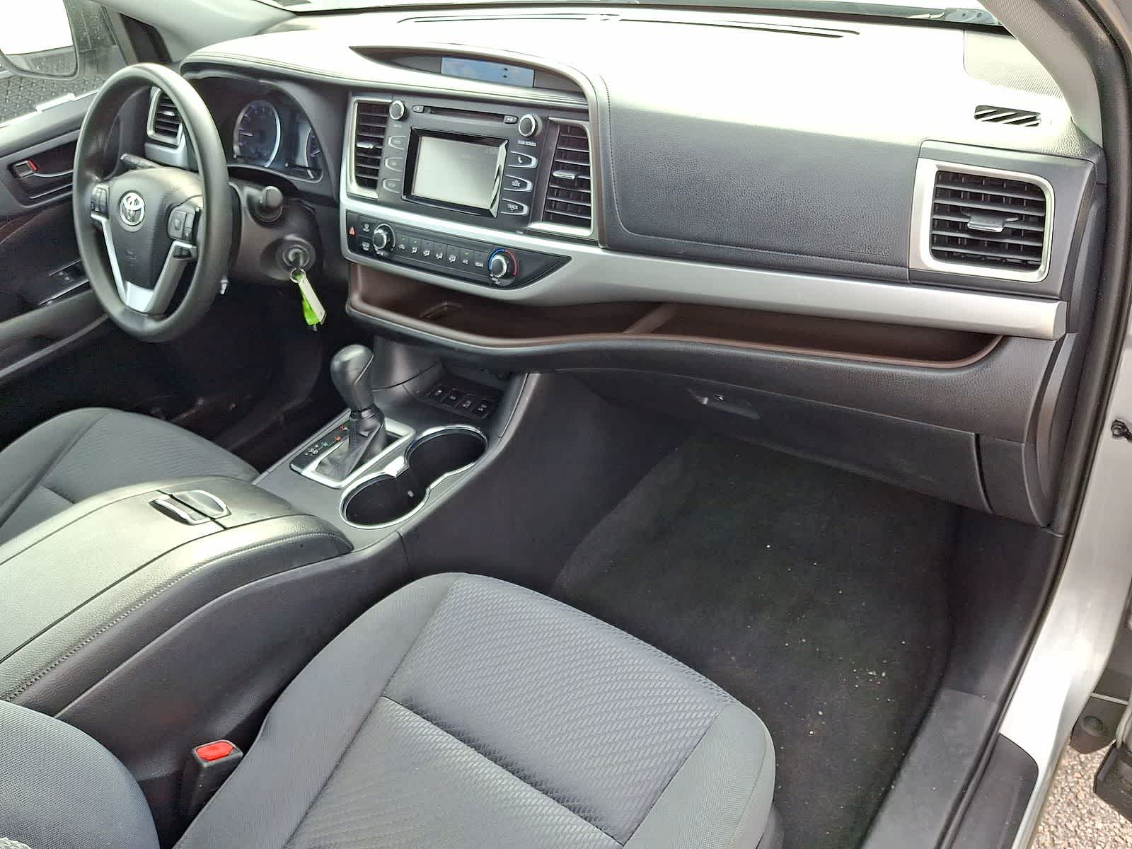 Thumbnail: 2019 Toyota Highlander - 32