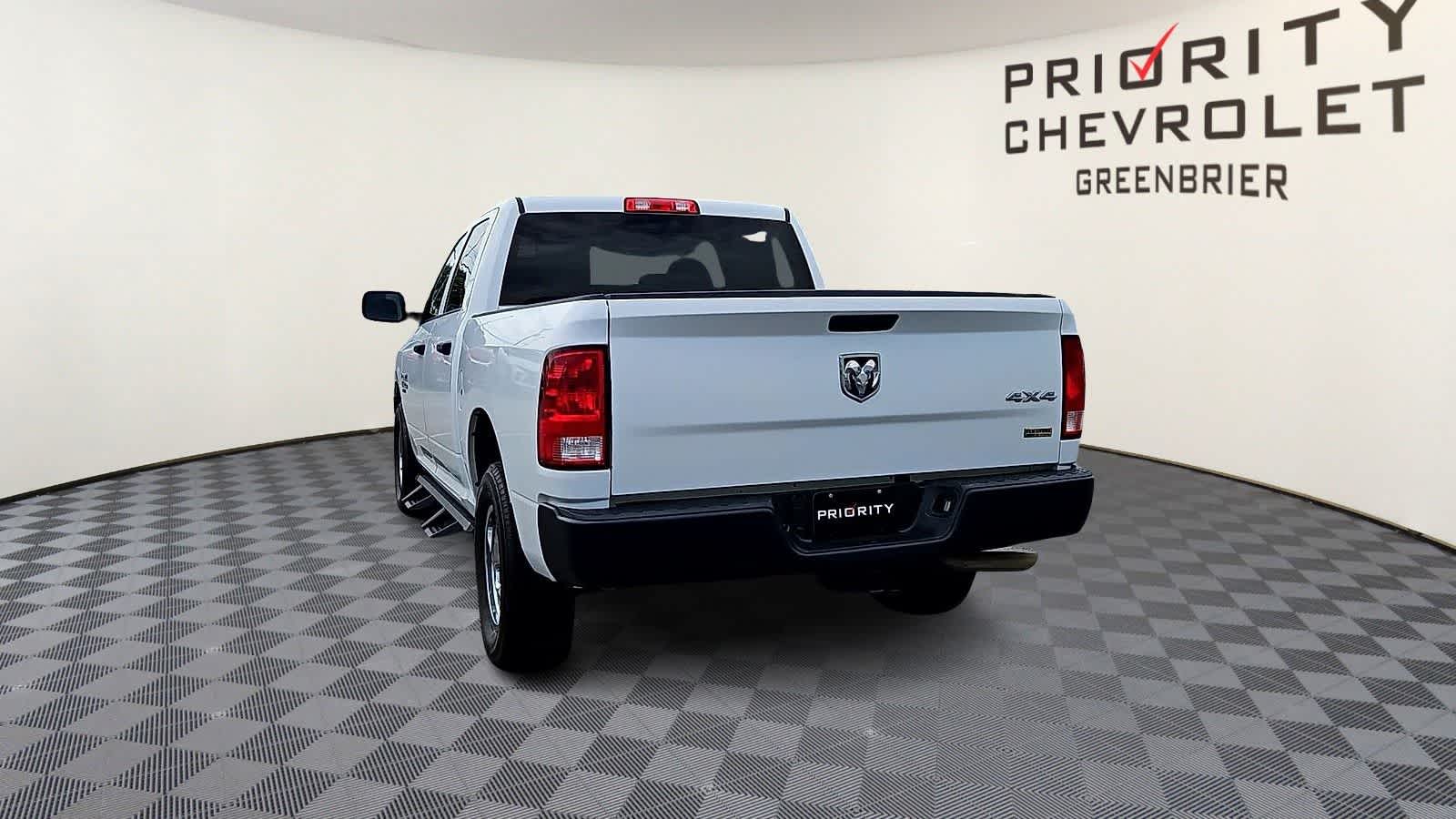 Thumbnail: 2019 RAM 1500 Classic - 7