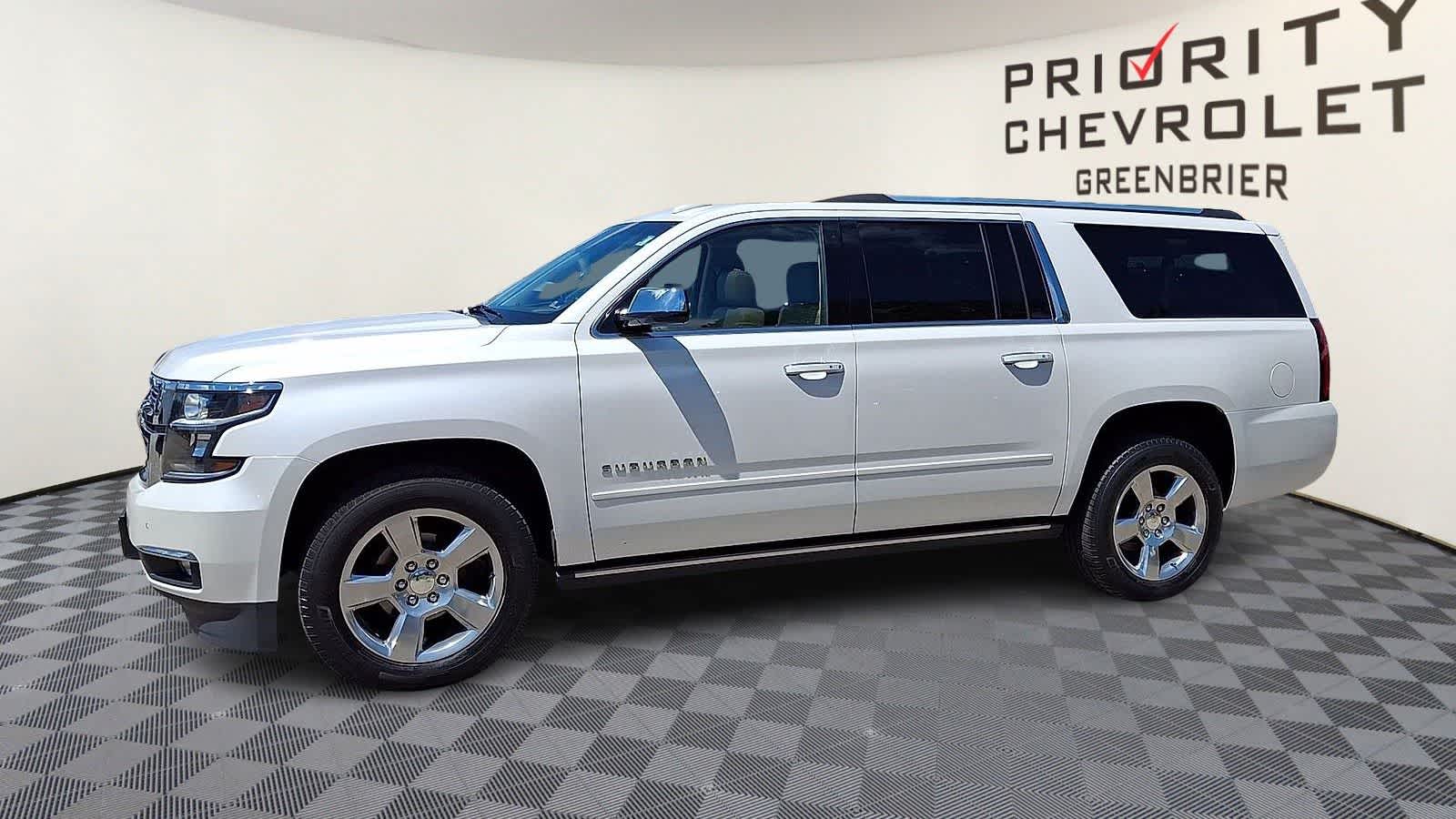 Thumbnail: 2019 Chevrolet Suburban - 4