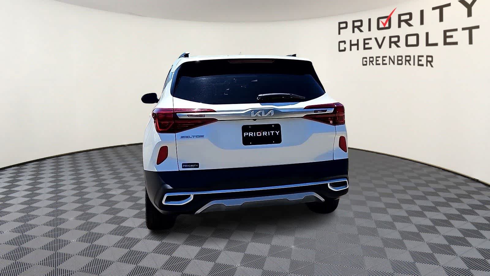 Thumbnail: 2023 Kia Seltos - 6
