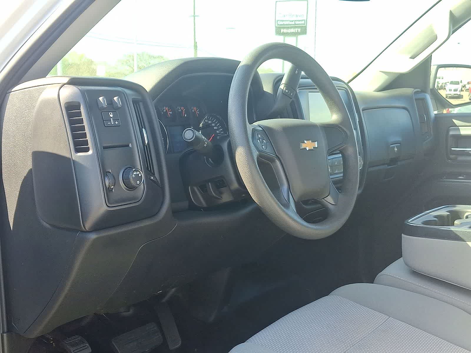 Thumbnail: 2018 Chevrolet Silverado 1500 - 16