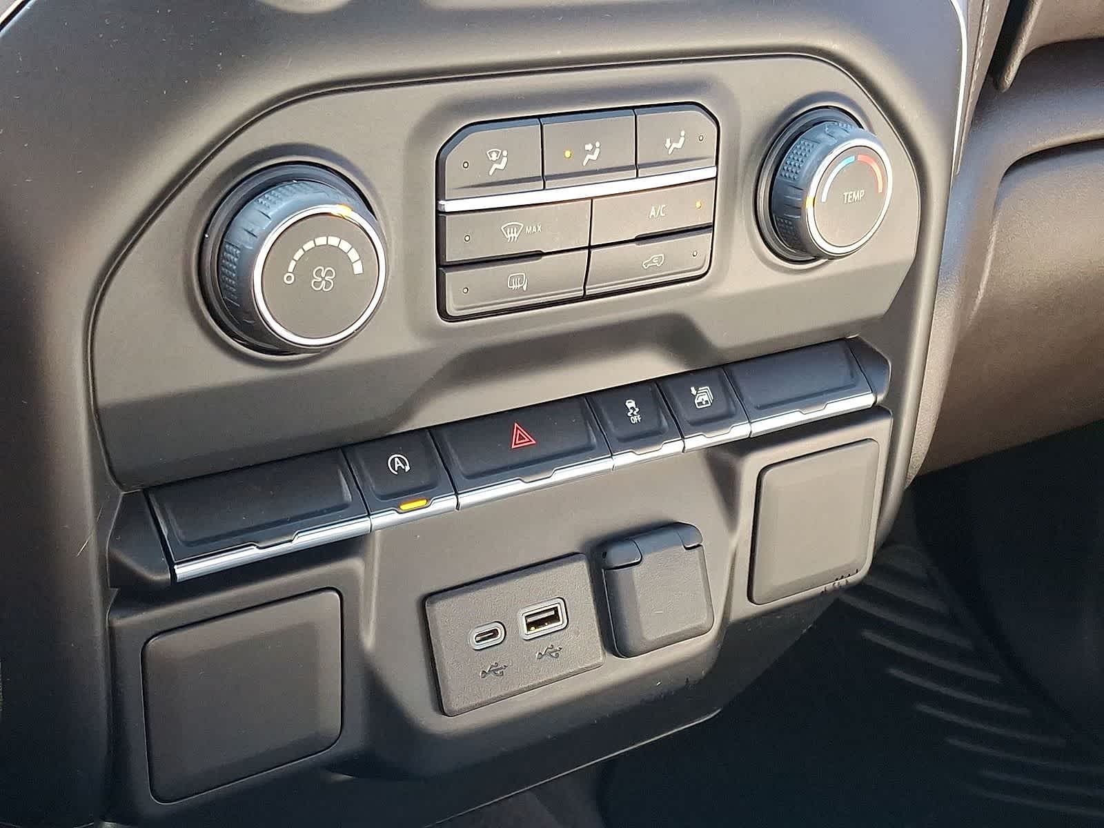 Thumbnail: 2020 Chevrolet Silverado 1500 - 22