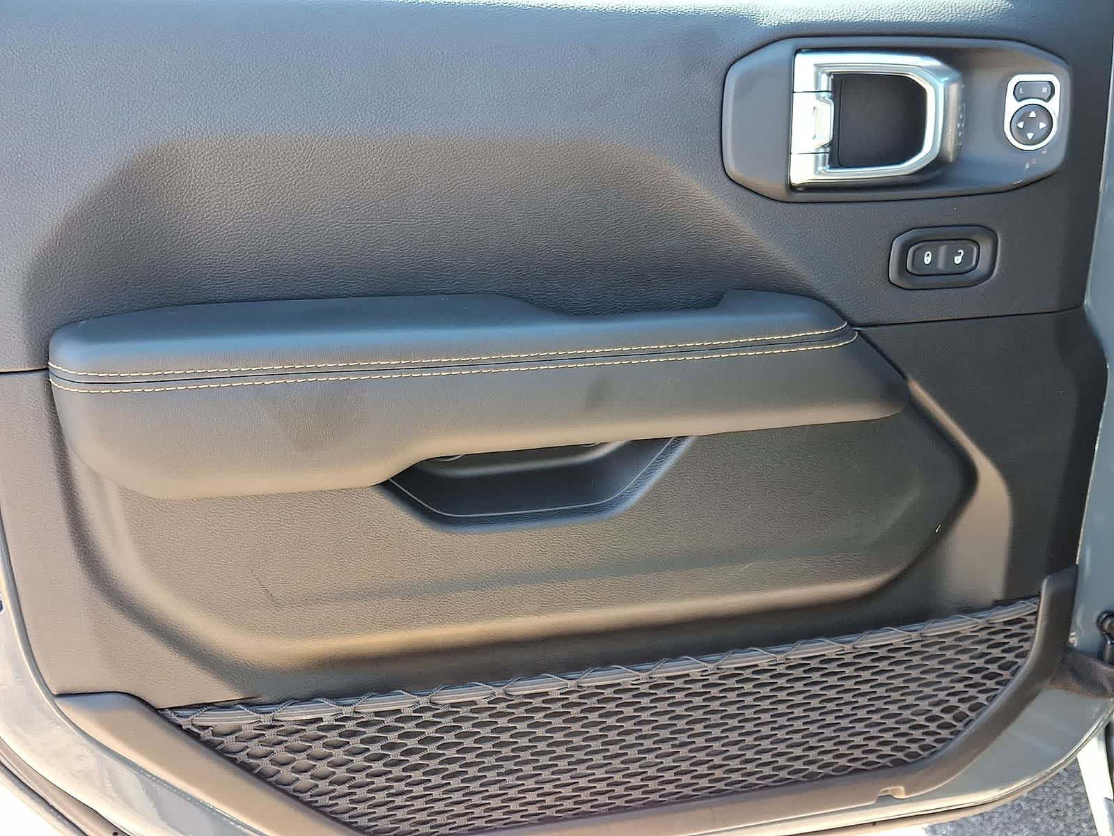 Thumbnail: 2025 Jeep Wrangler - 27