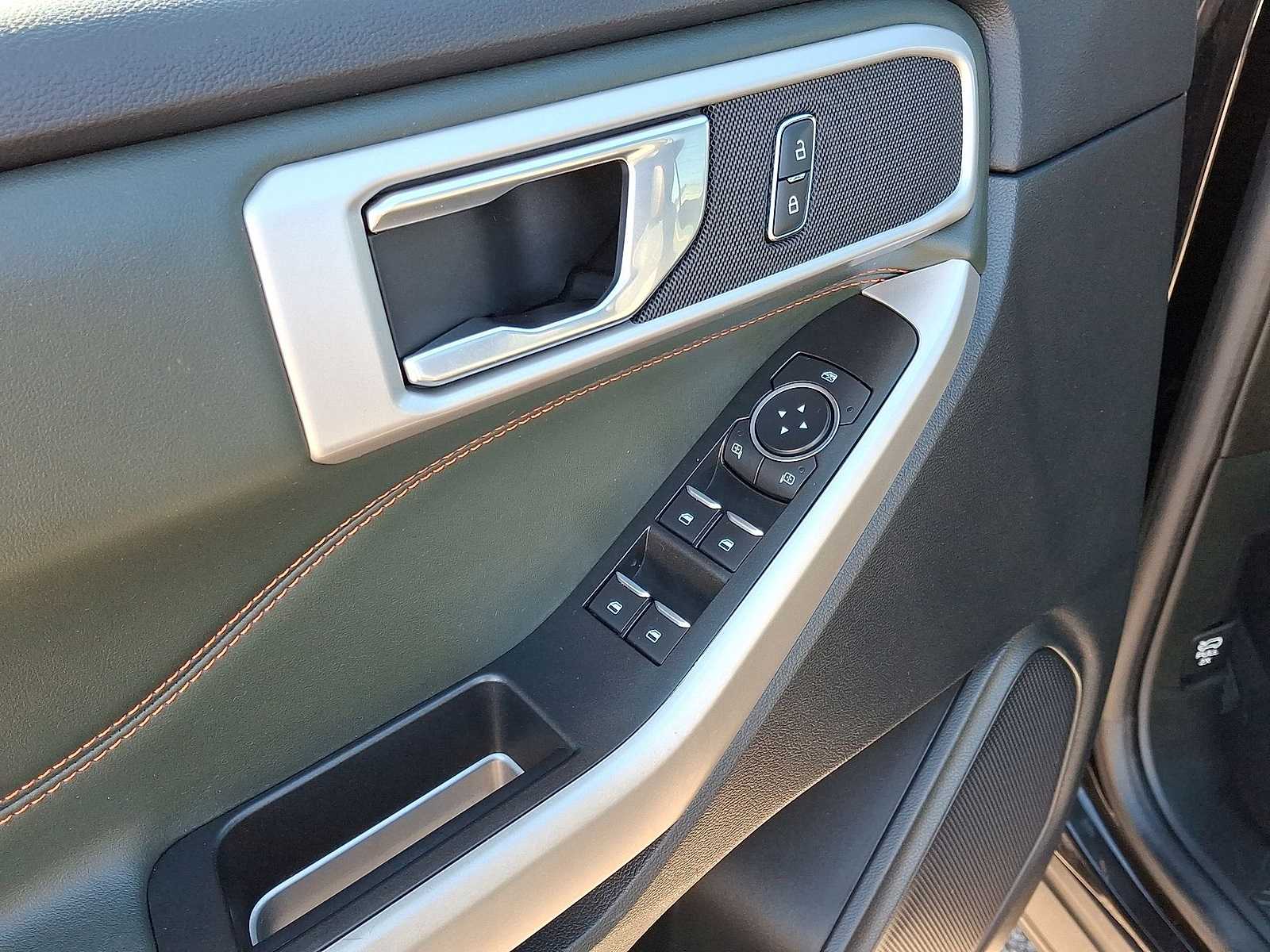 Thumbnail: 2022 Ford Explorer - 30