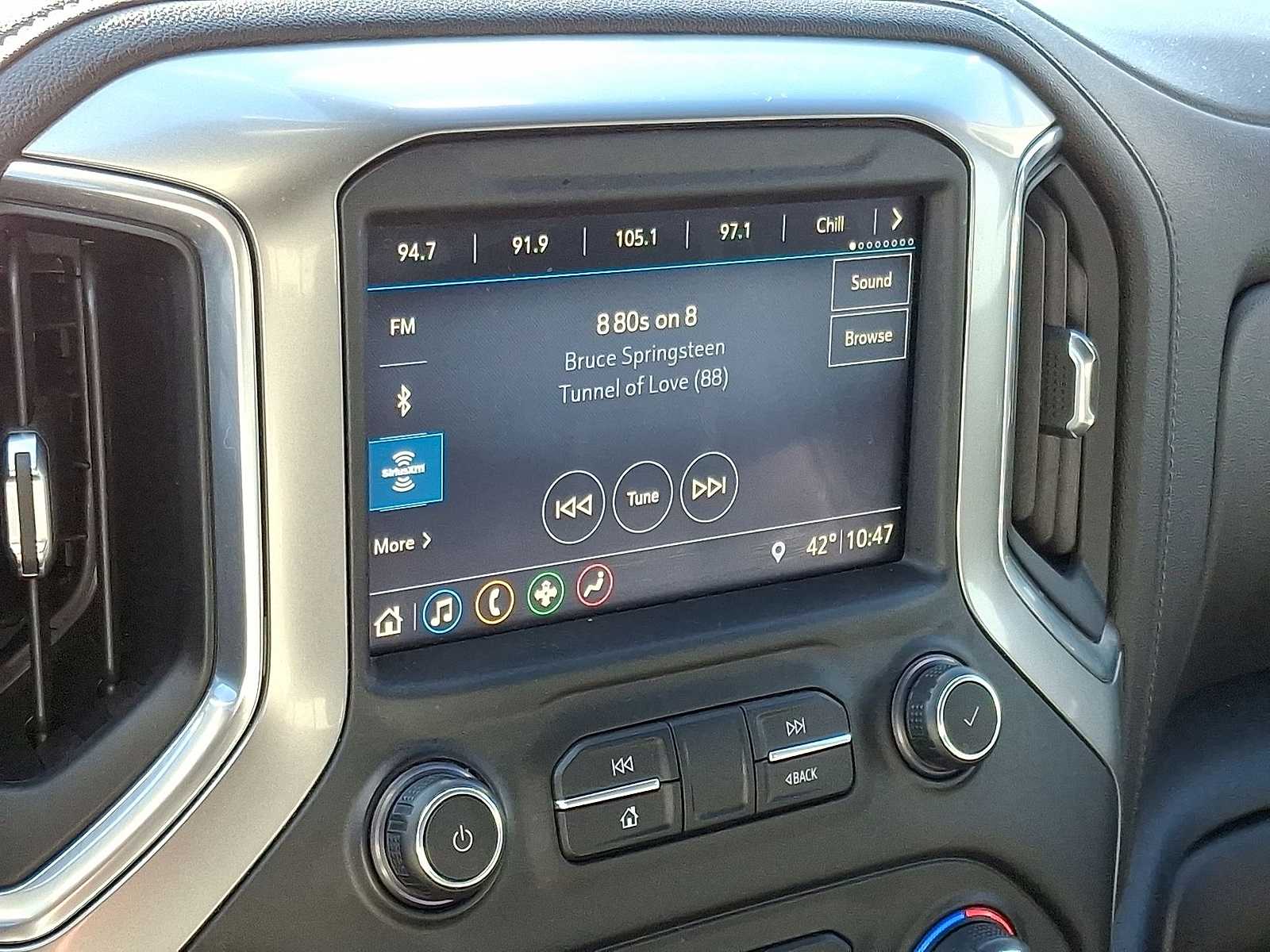 Thumbnail: 2019 Chevrolet Silverado 1500 - 19