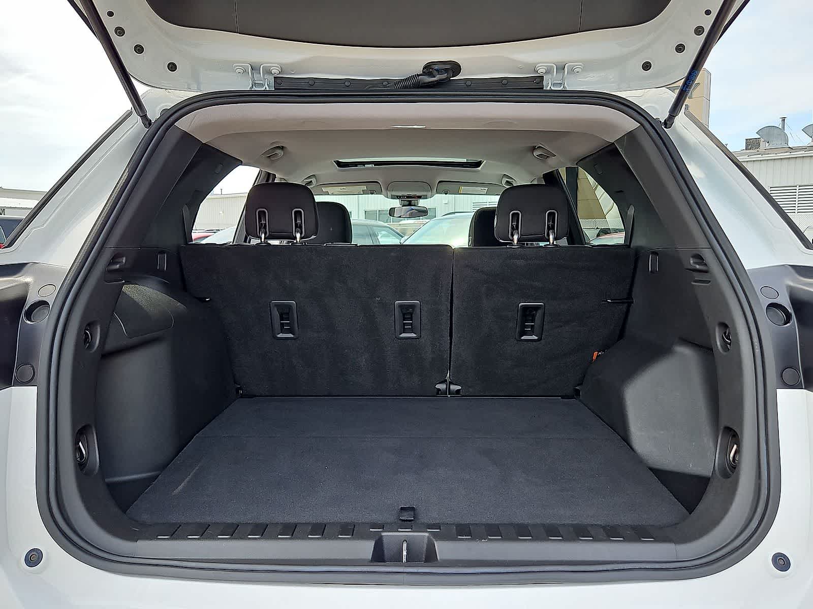 Thumbnail: 2020 Chevrolet Equinox - 29