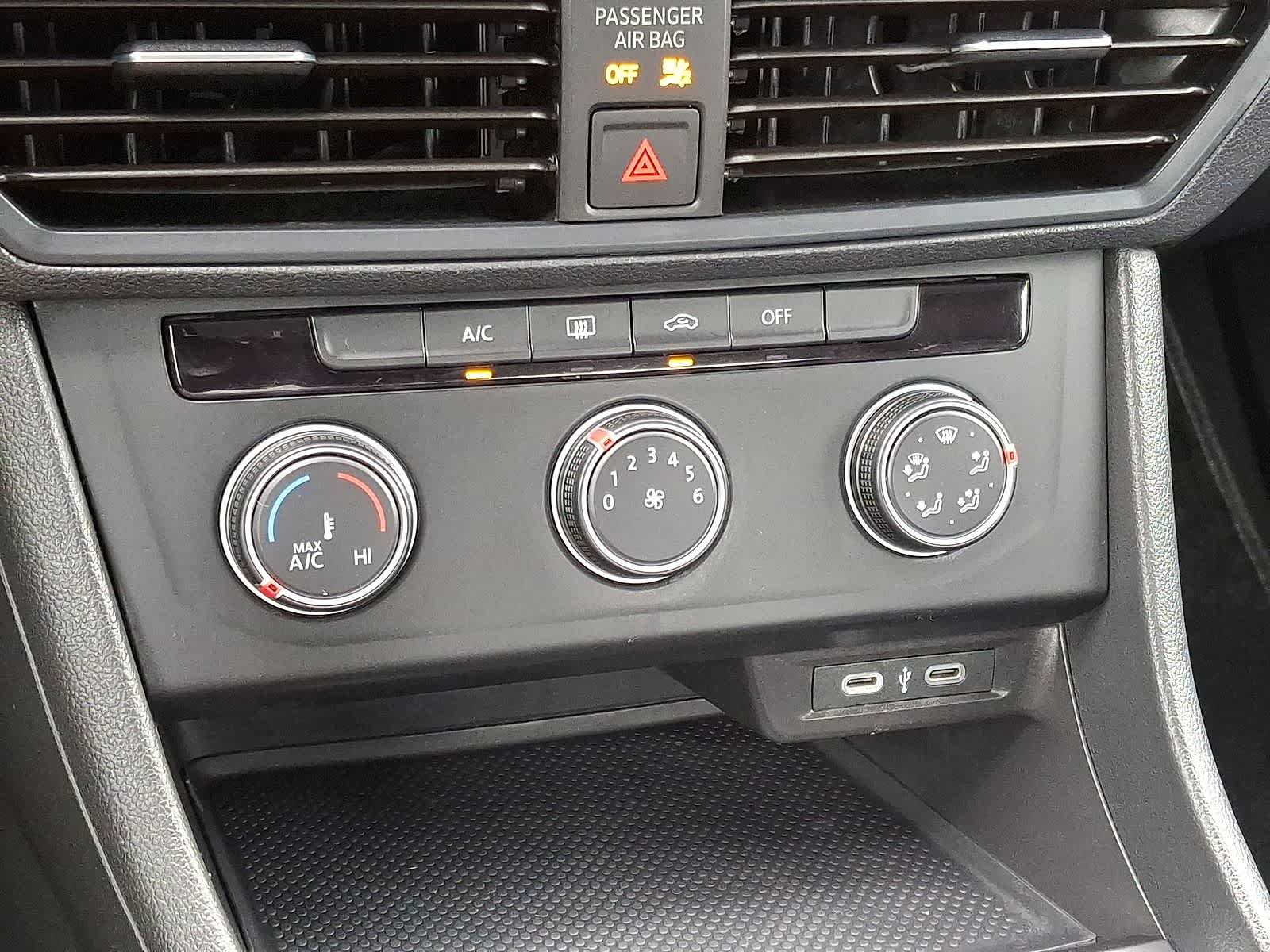 Thumbnail: 2024 Volkswagen Jetta - 22