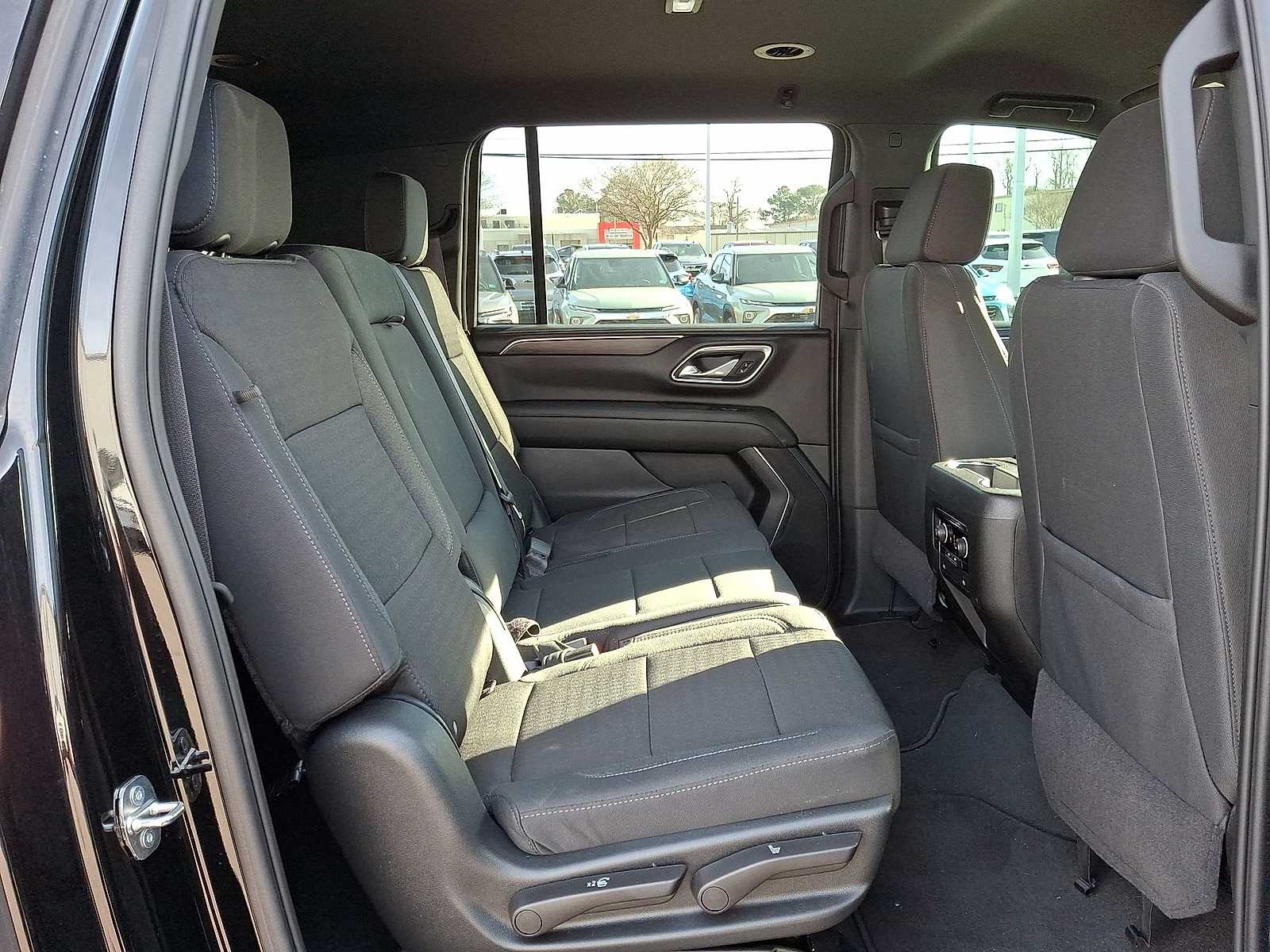 Thumbnail: 2024 Chevrolet Suburban - 31