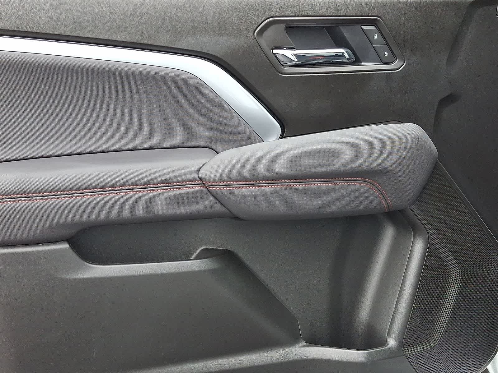Thumbnail: 2025 Chevrolet Colorado - 8