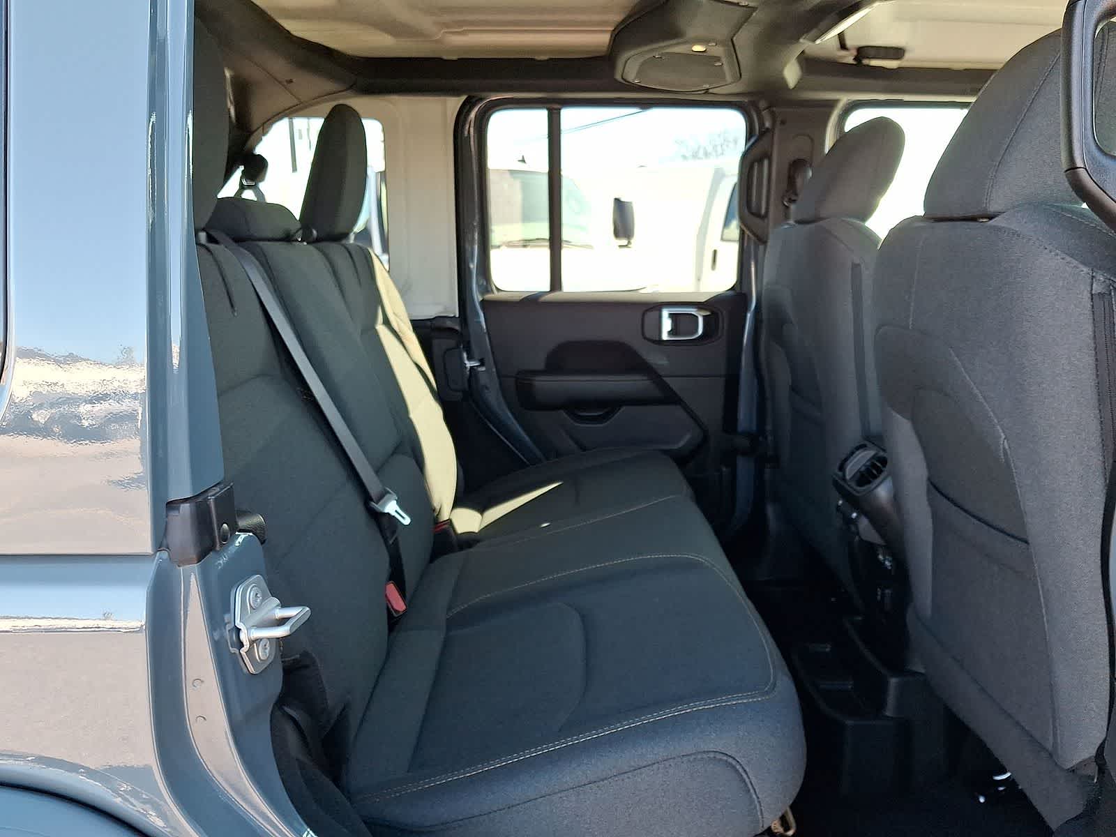 Thumbnail: 2025 Jeep Wrangler - 31