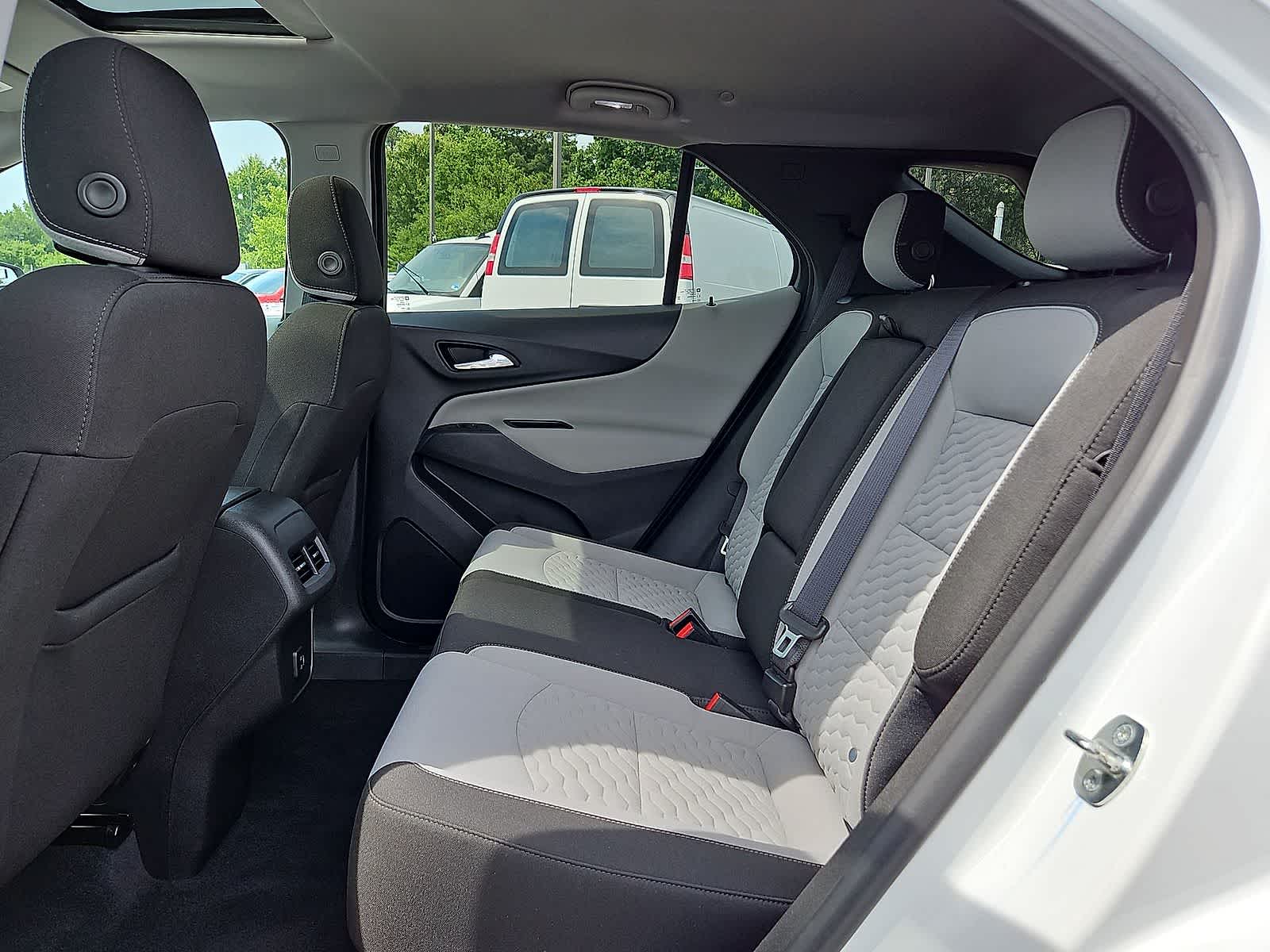 Thumbnail: 2020 Chevrolet Equinox - 28