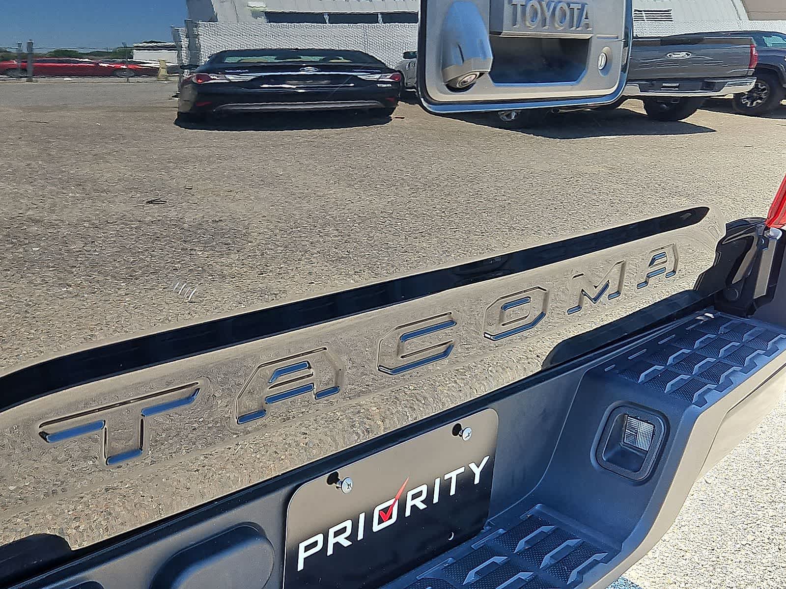 Thumbnail: 2023 Toyota Tacoma - 34