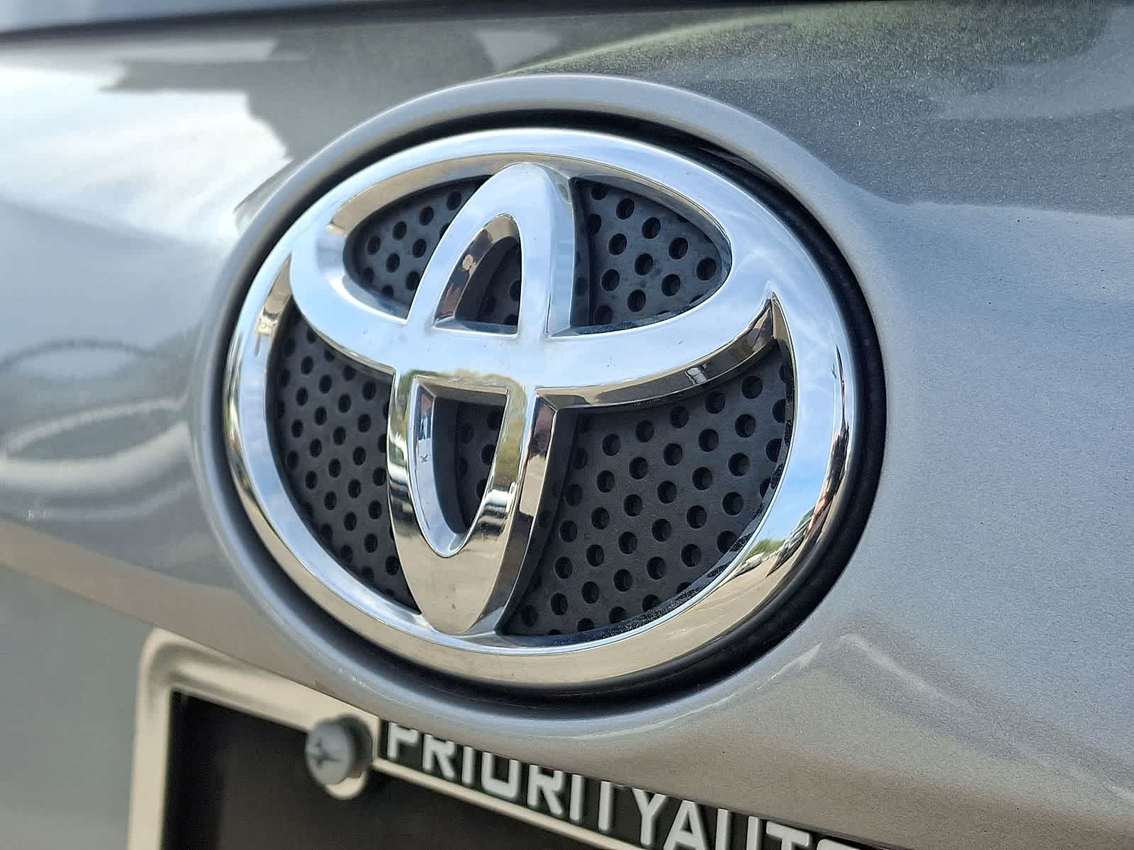 Thumbnail: 2017 Toyota RAV4 - 35