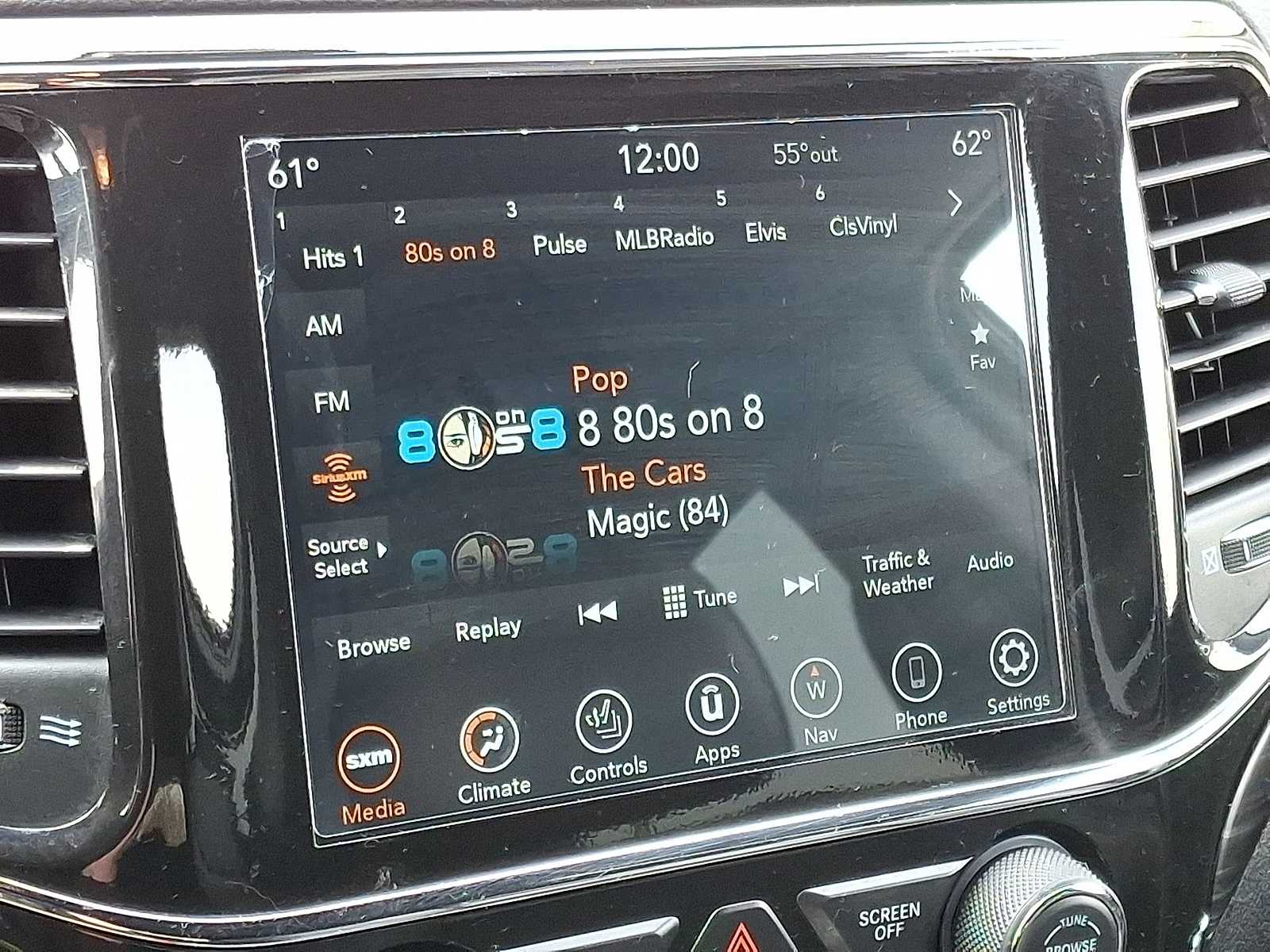 Thumbnail: 2022 Jeep Grand Cherokee - 19