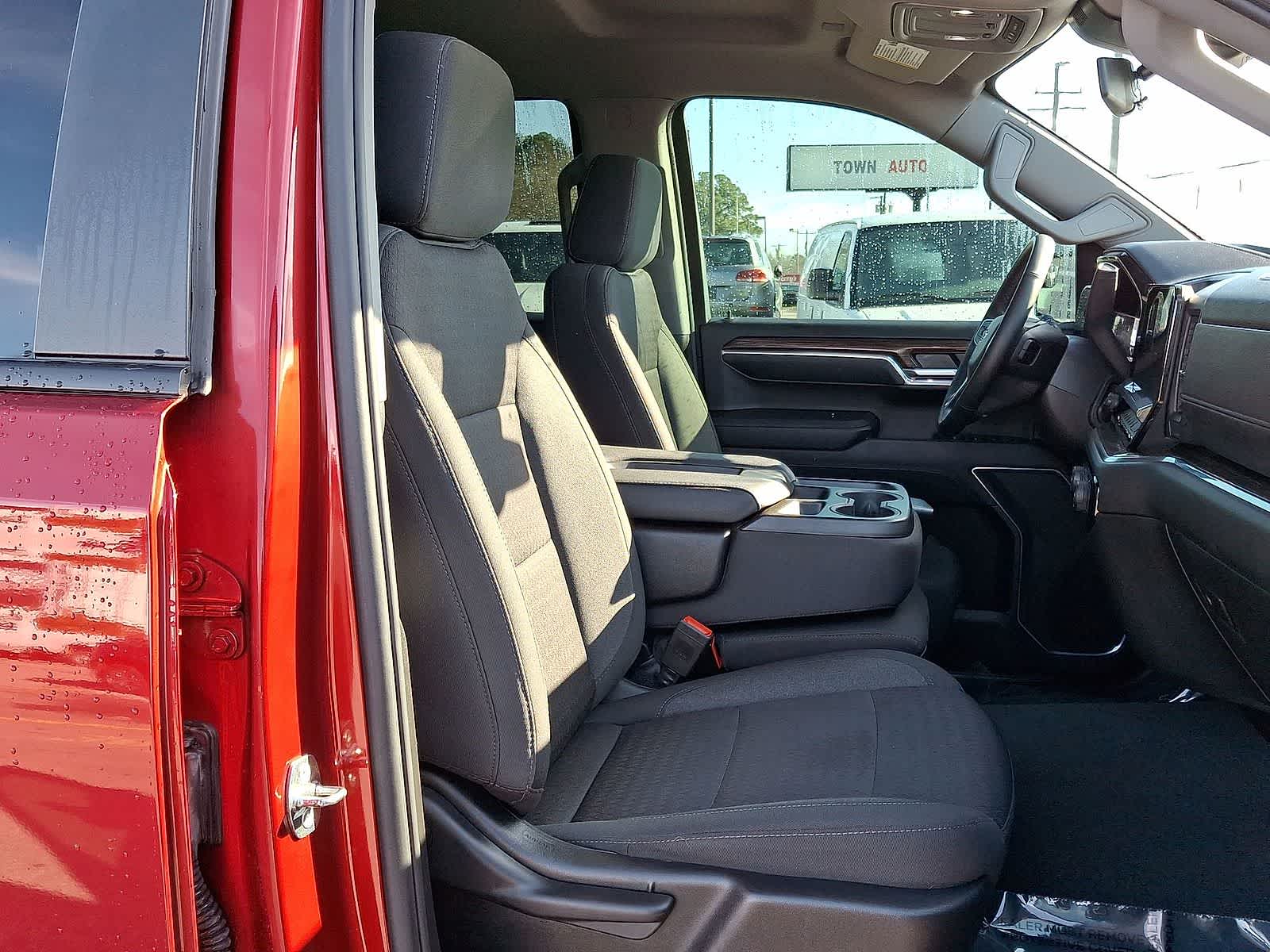 Thumbnail: 2023 Chevrolet Silverado 1500 - 32