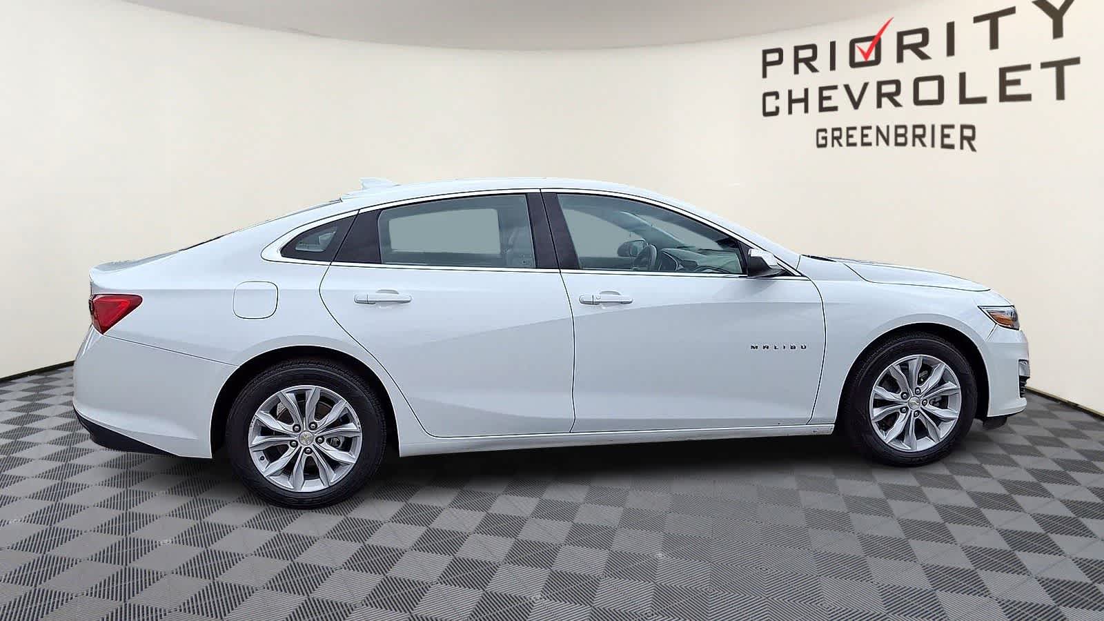 Thumbnail: 2023 Chevrolet Malibu - 9