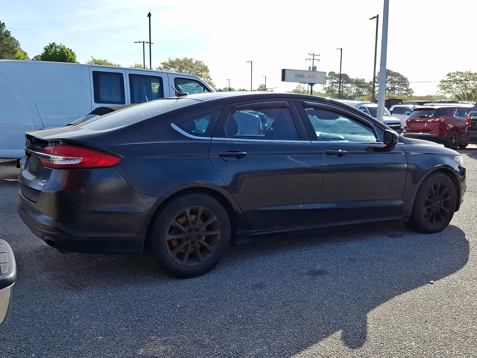 Thumbnail: 2017 Ford Fusion - 3