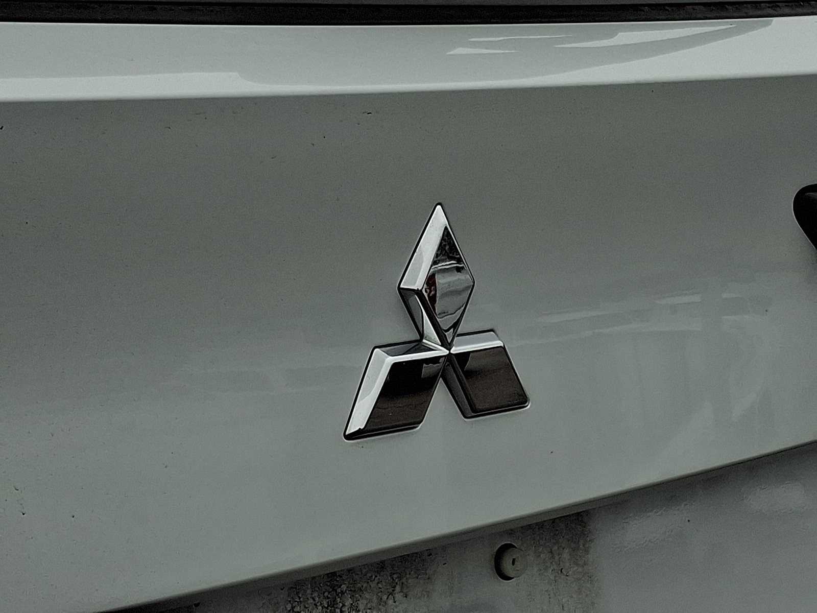 Thumbnail: 2023 Mitsubishi Outlander - 5