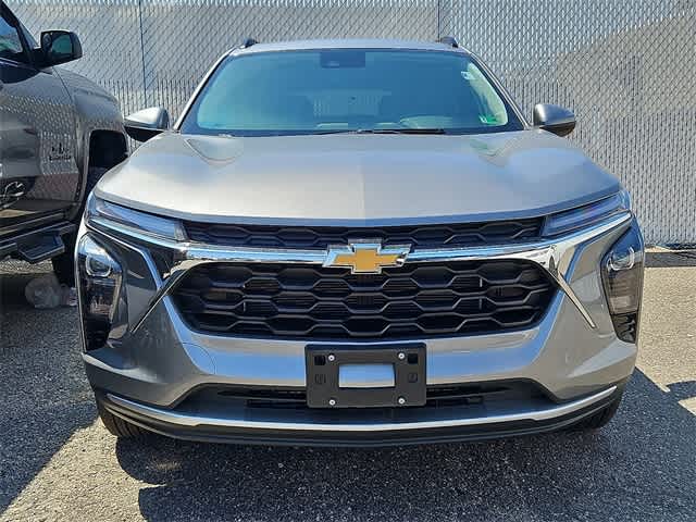Thumbnail: 2025 Chevrolet Trax - 2