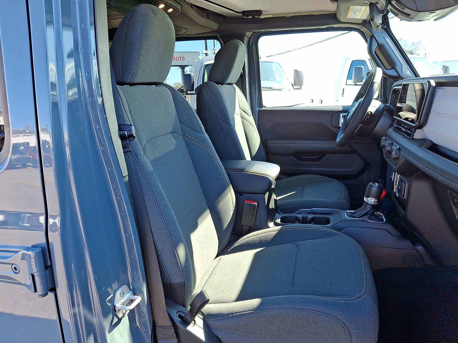 Thumbnail: 2025 Jeep Wrangler - 32