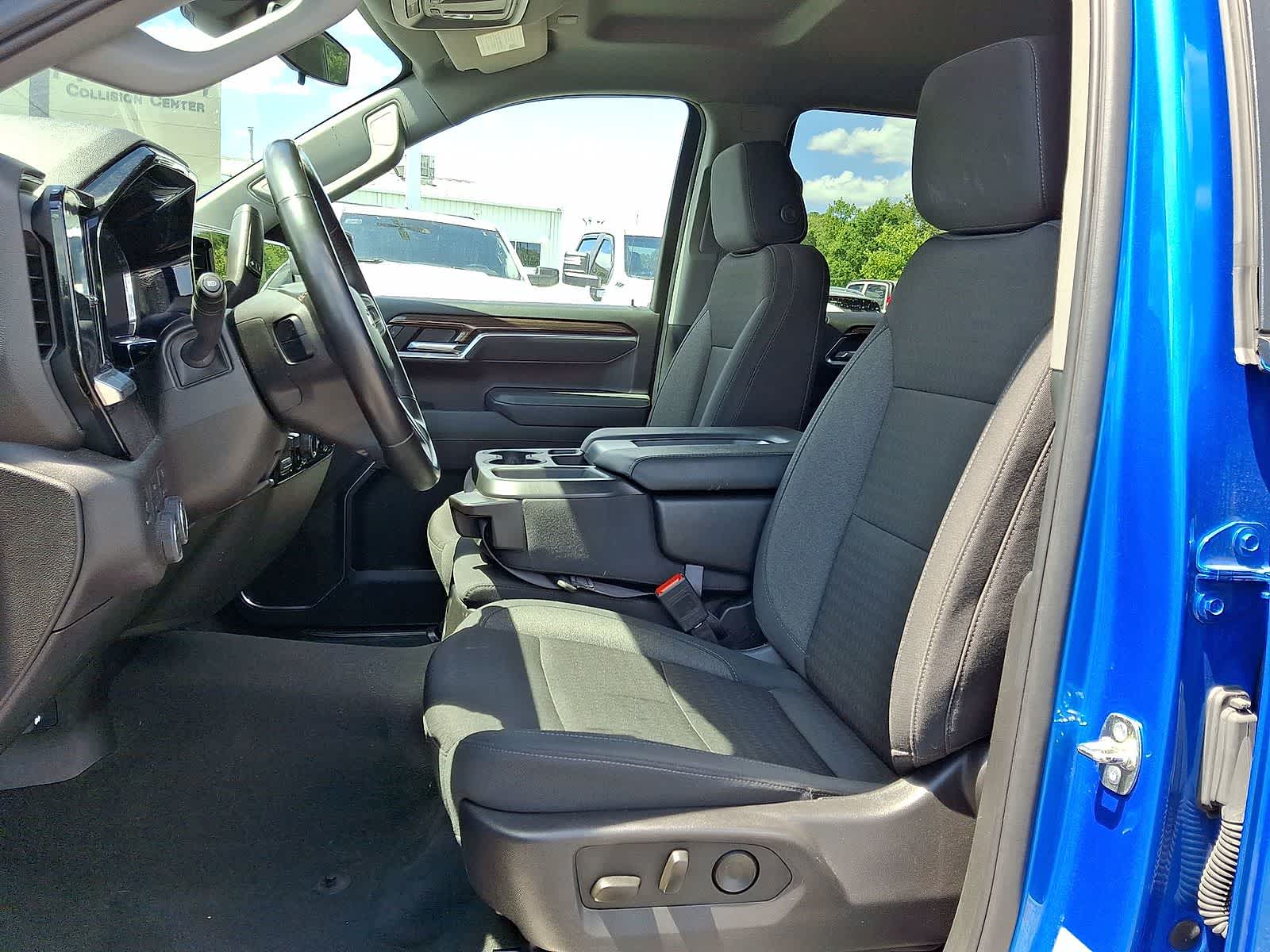 Thumbnail: 2025 Chevrolet Silverado 1500 - 25