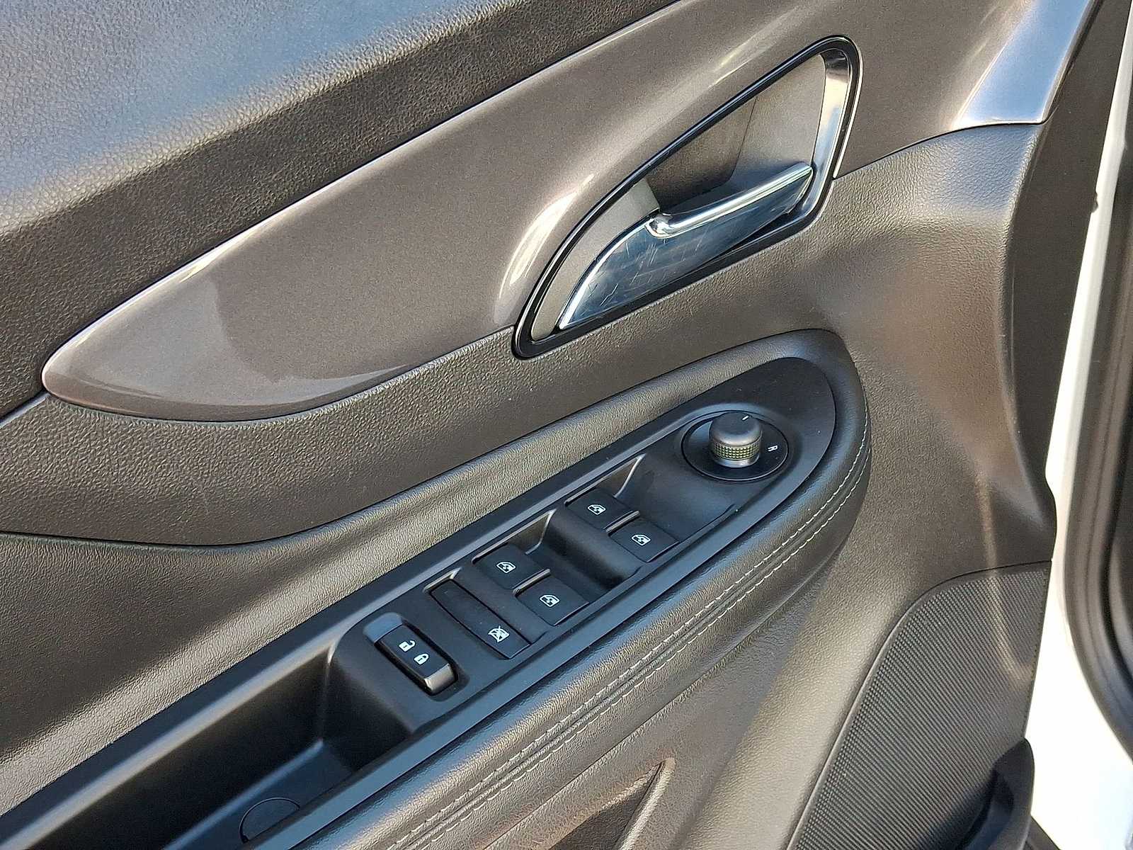 Thumbnail: 2022 Buick Encore - 27