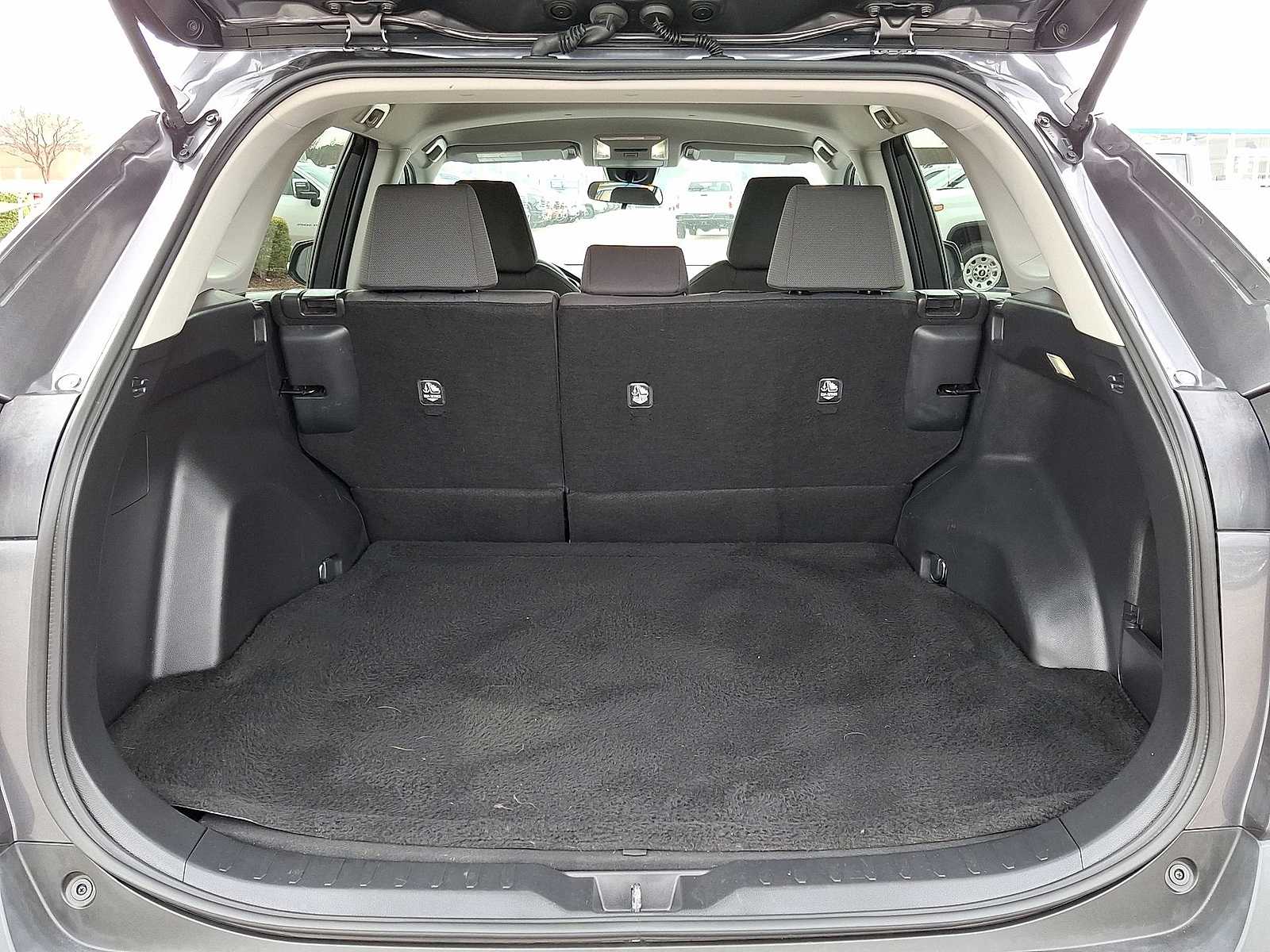 Thumbnail: 2022 Toyota RAV4 - 30