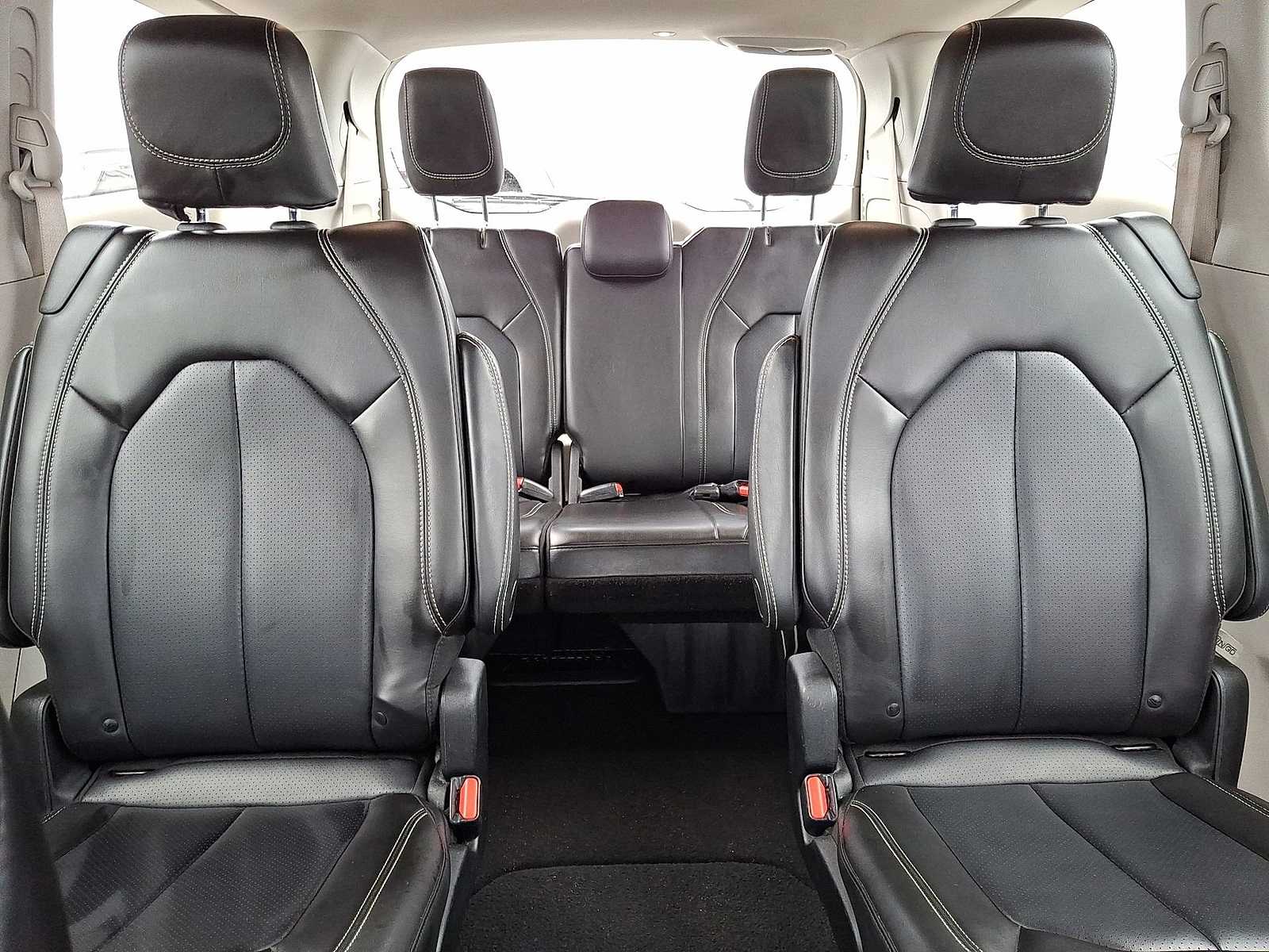 Thumbnail: 2023 Chrysler Pacifica - 11