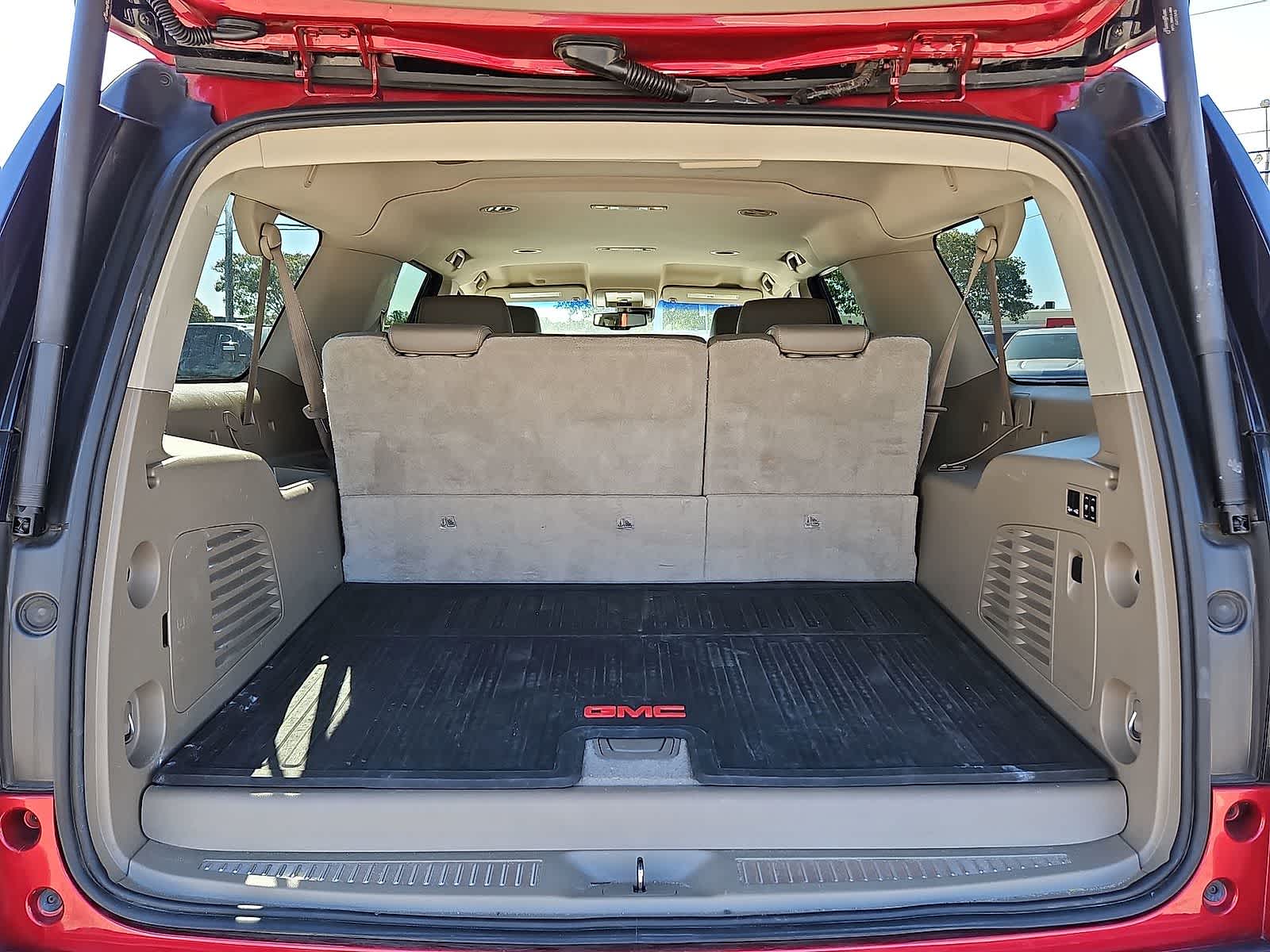 Thumbnail: 2015 GMC Yukon XL - 32