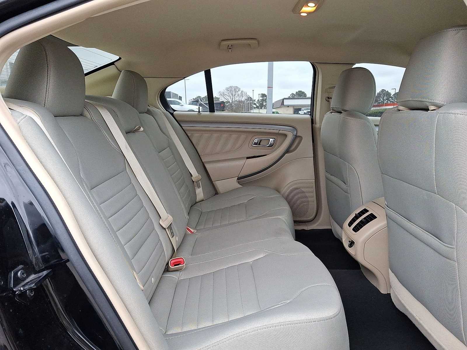 Thumbnail: 2018 Ford Taurus - 30