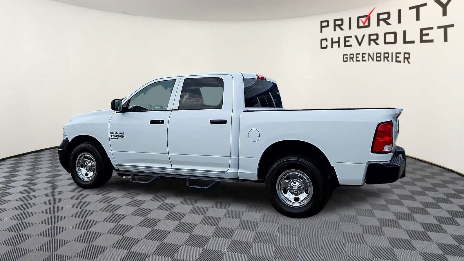 Thumbnail: 2019 RAM 1500 Classic - 6