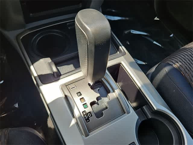 Thumbnail: 2010 Toyota 4Runner - 20