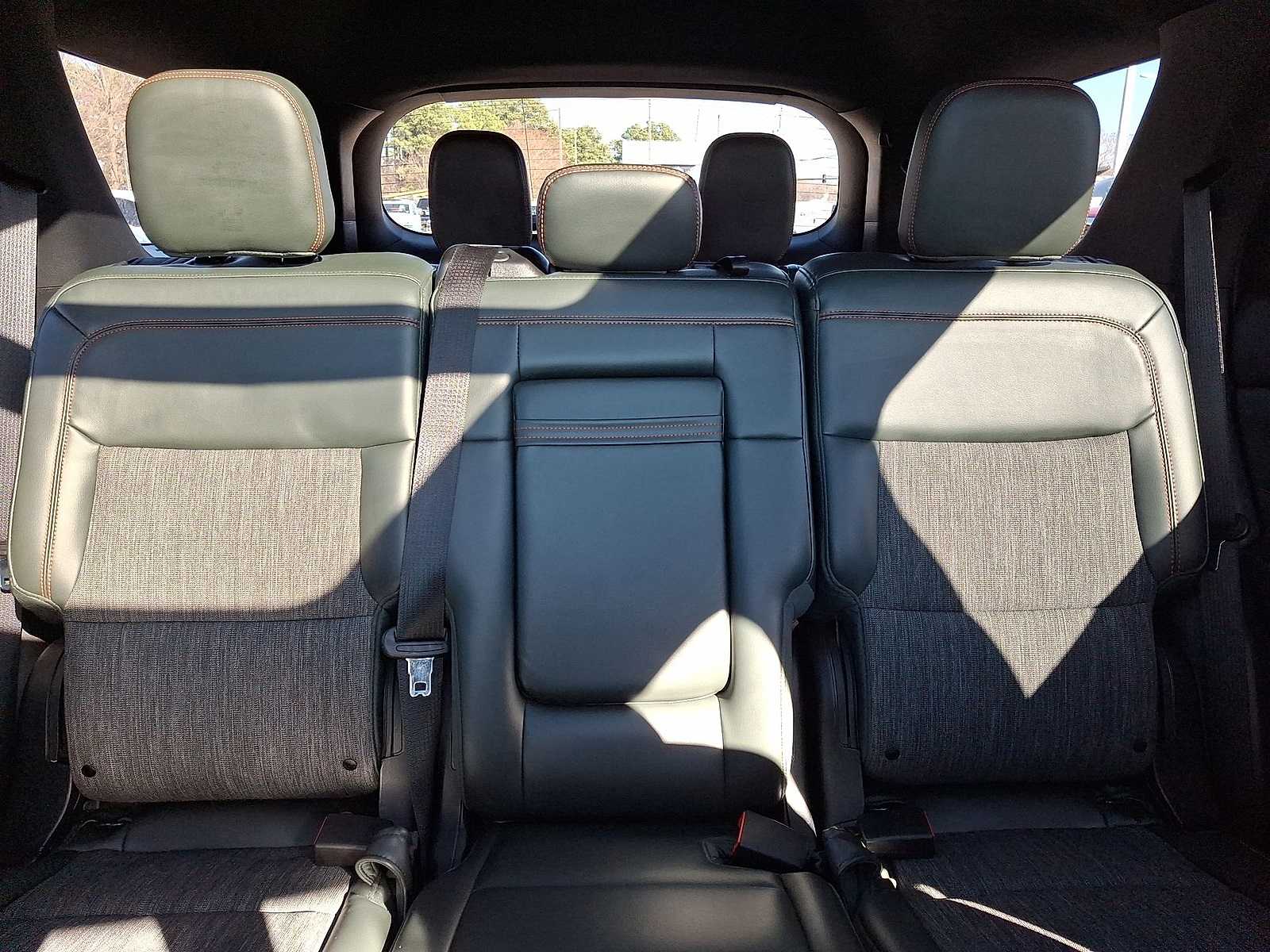 Thumbnail: 2022 Ford Explorer - 14