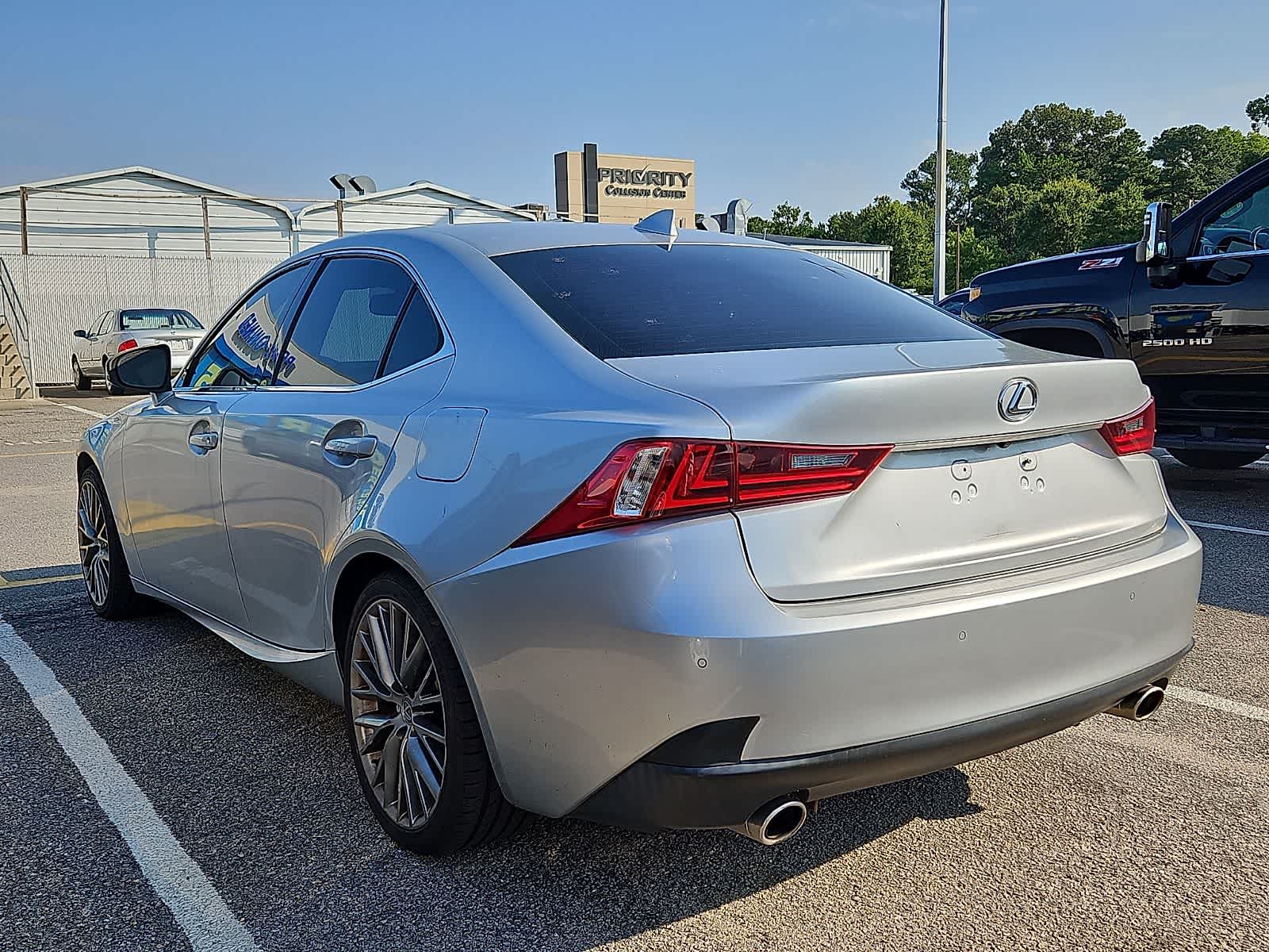 Thumbnail: 2016 Lexus IS - 4