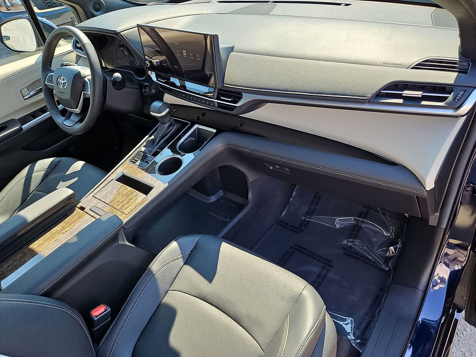 Thumbnail: 2025 Toyota Sienna - 34