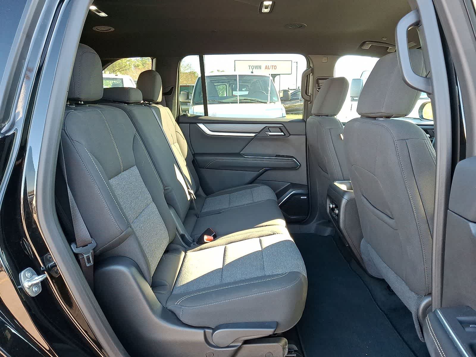 Thumbnail: 2025 GMC Acadia - 33